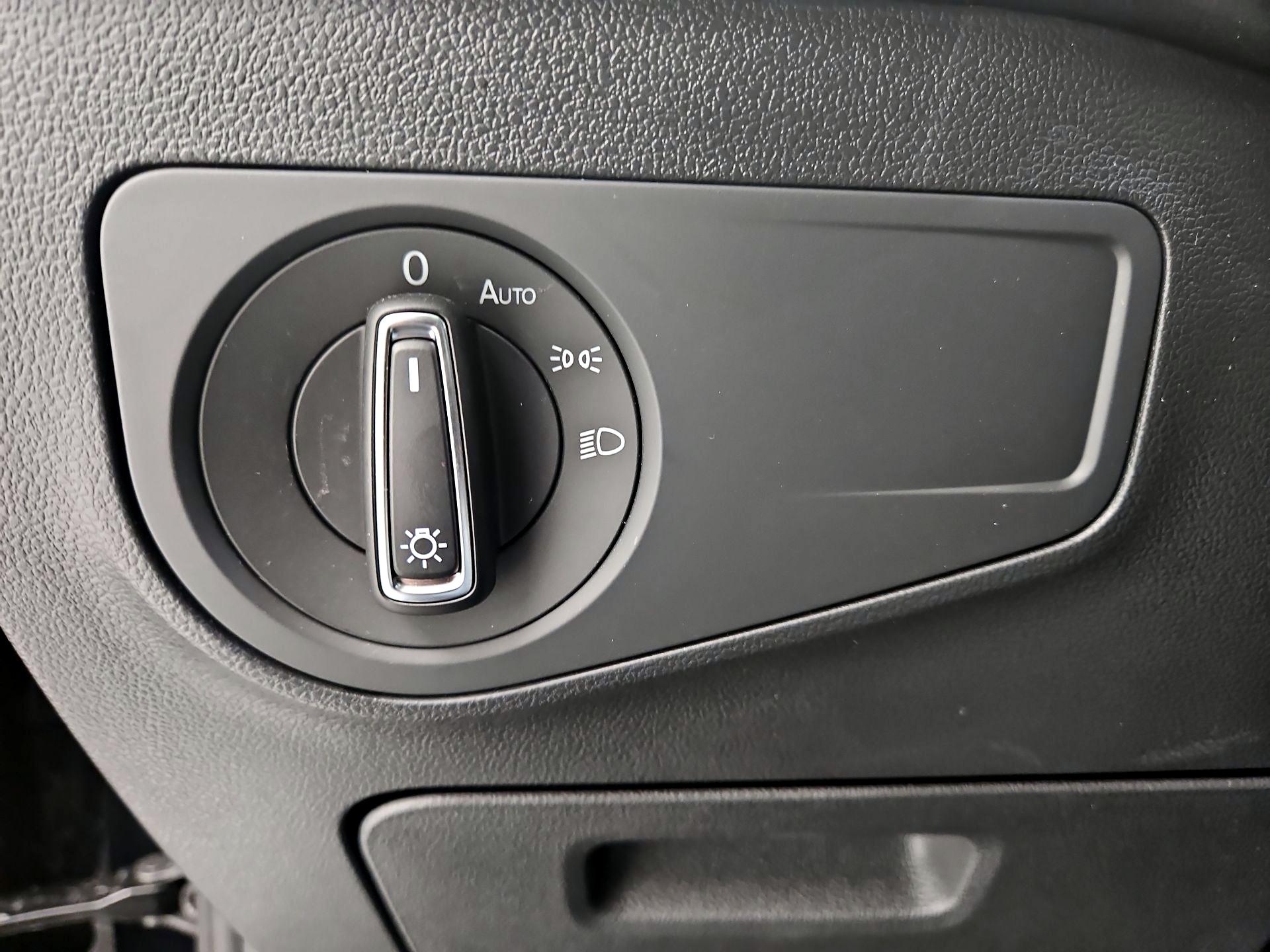 Thumbnail: 2024 Volkswagen Tiguan - 13