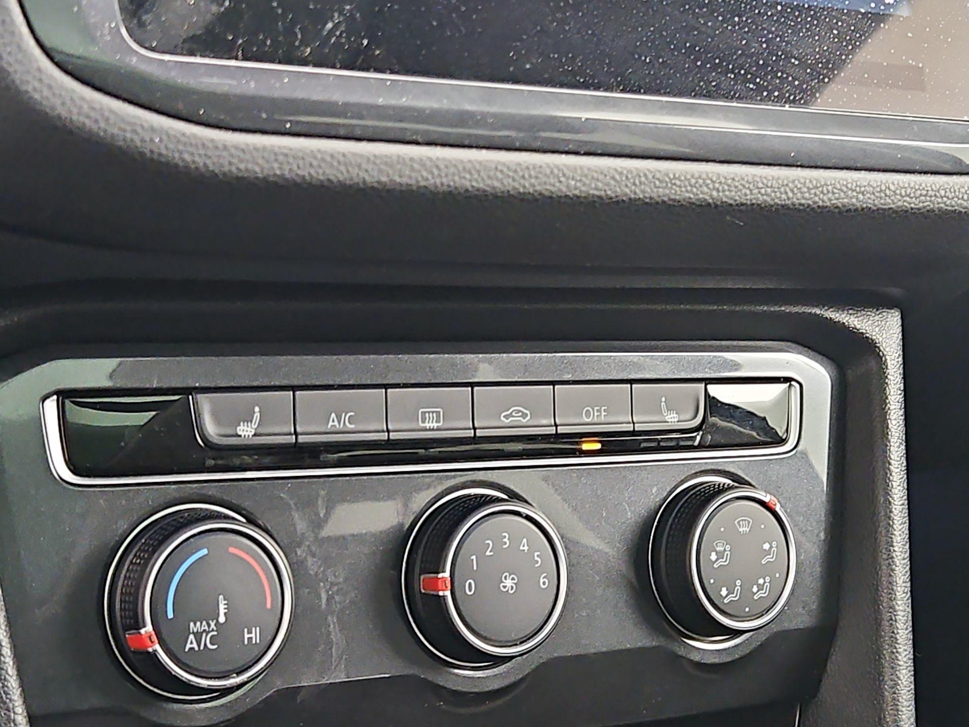 Thumbnail: 2024 Volkswagen Tiguan - 16