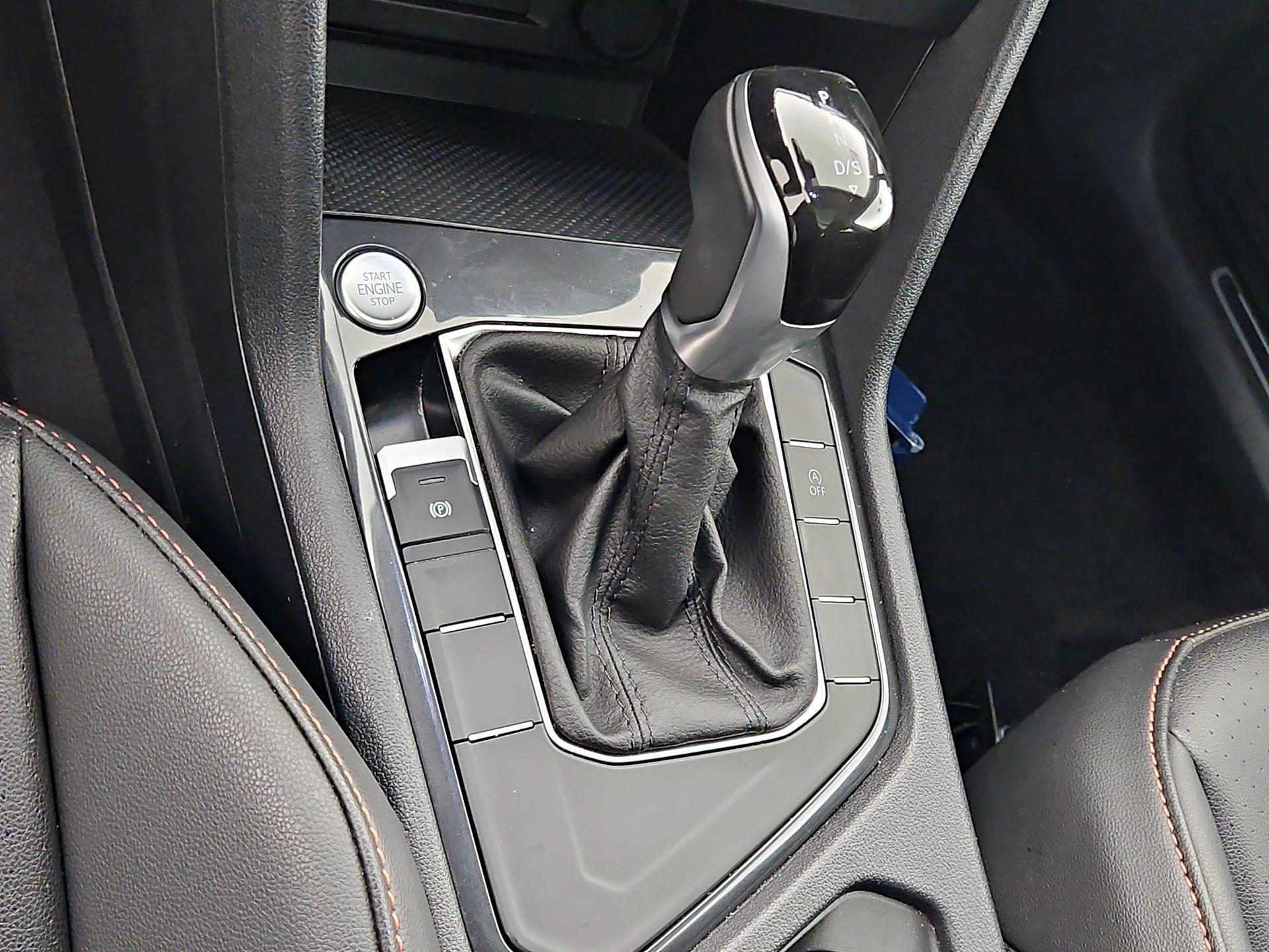 Thumbnail: 2024 Volkswagen Tiguan - 17