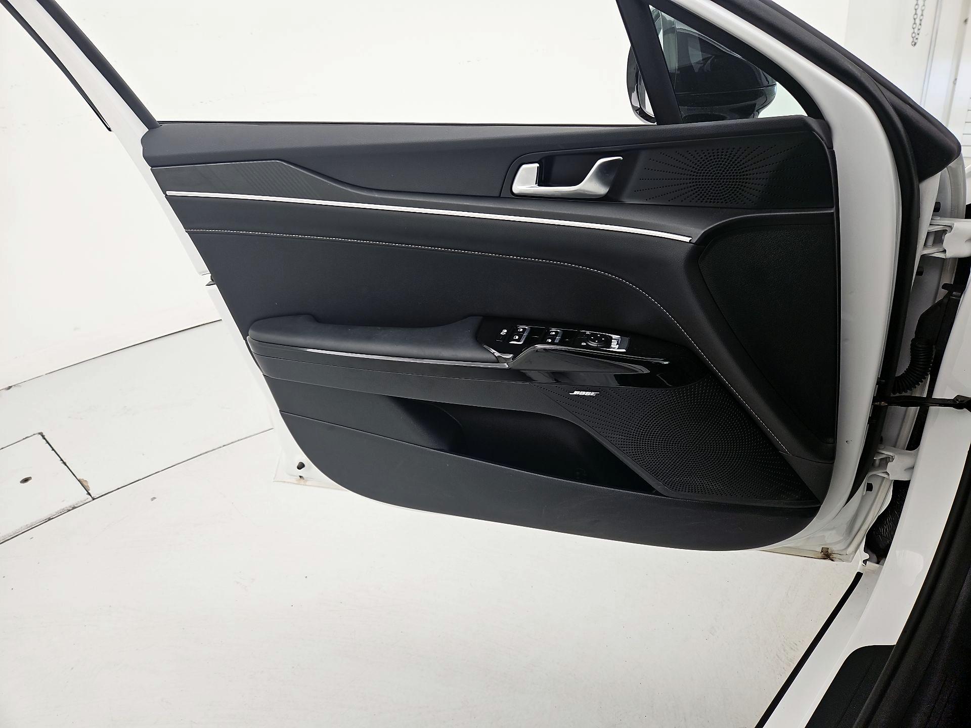 Thumbnail: 2025 Kia K5 - 12