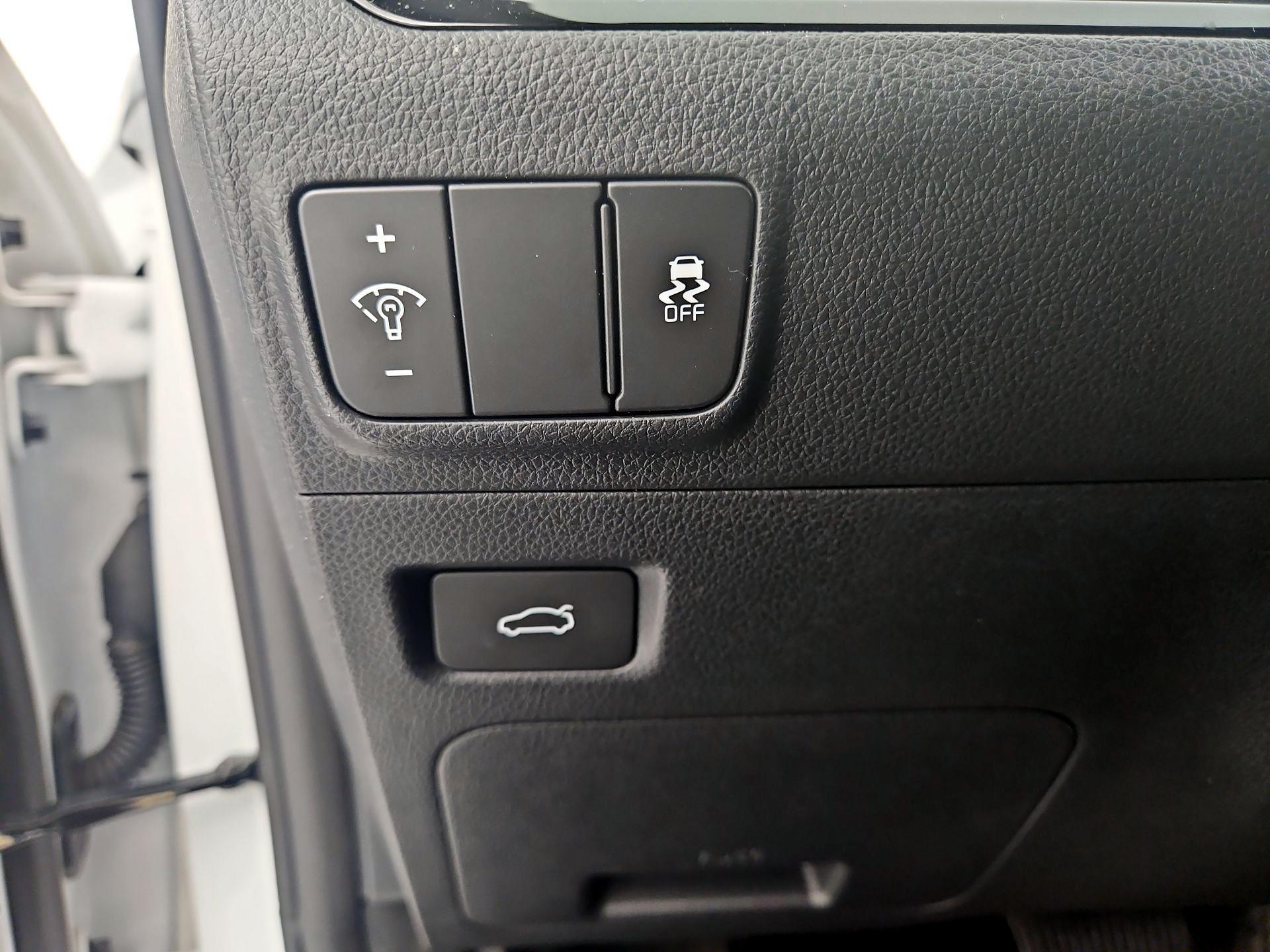 Thumbnail: 2025 Kia K5 - 13