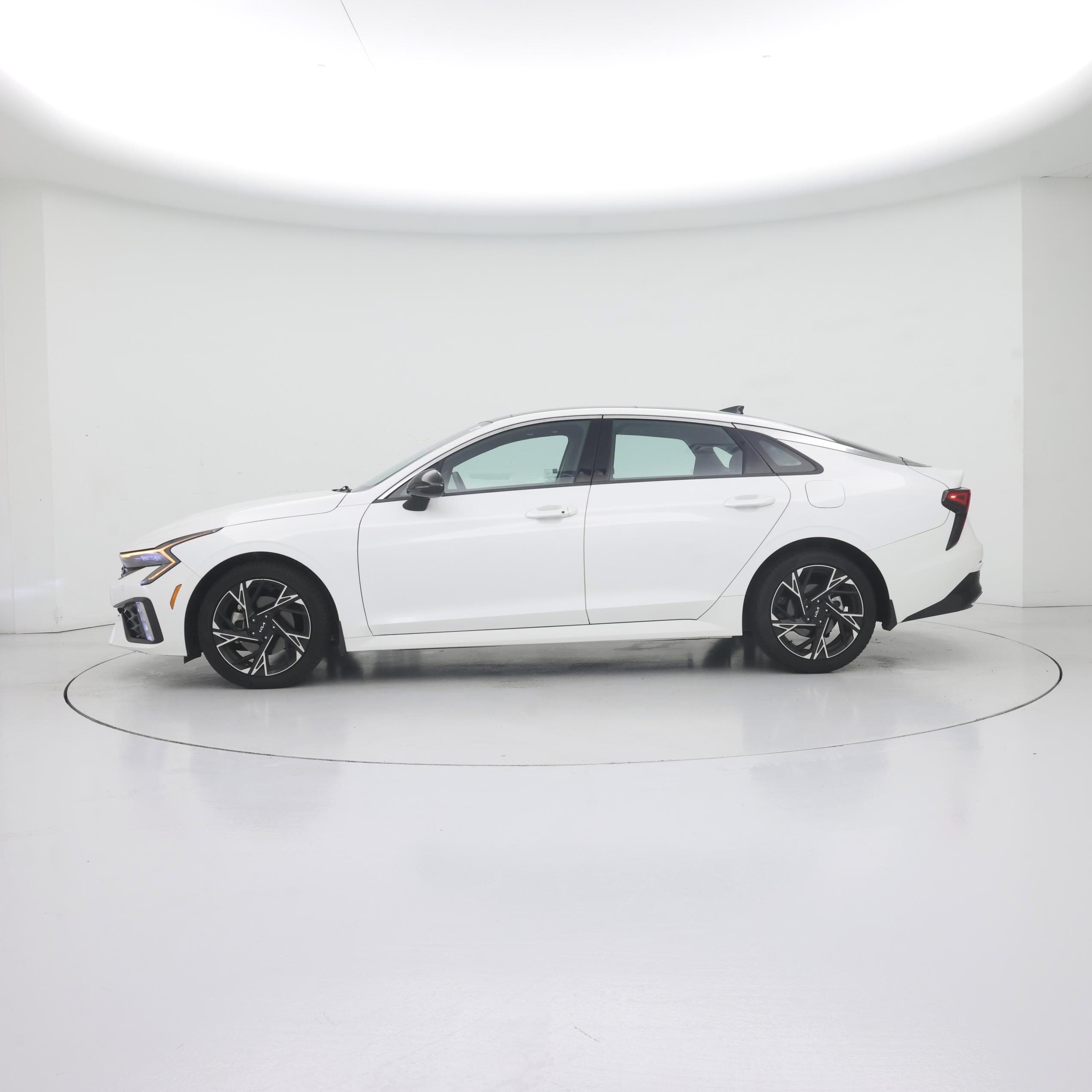 Thumbnail: 2025 Kia K5 - 3