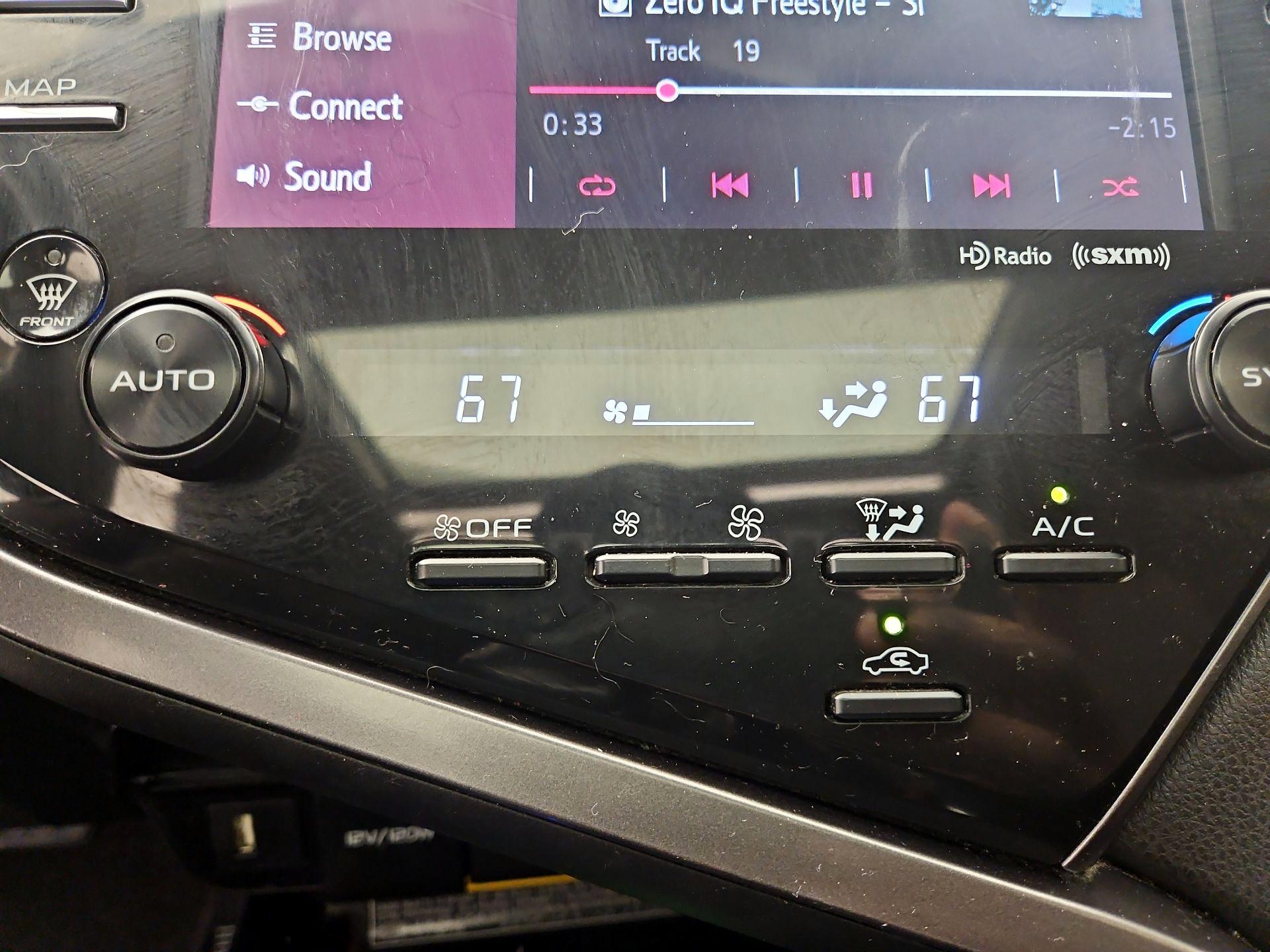 Thumbnail: 2020 Toyota Camry - 17