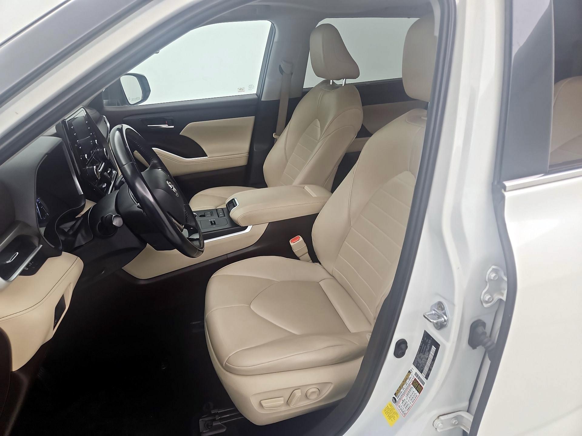 Thumbnail: 2020 Toyota Highlander - 11