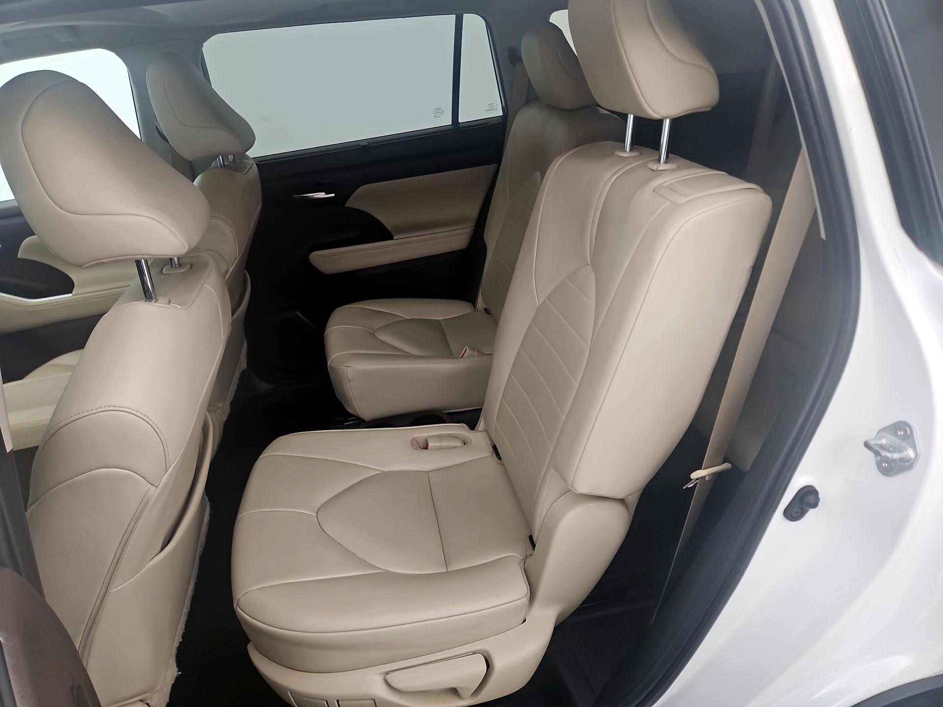 Thumbnail: 2020 Toyota Highlander - 20