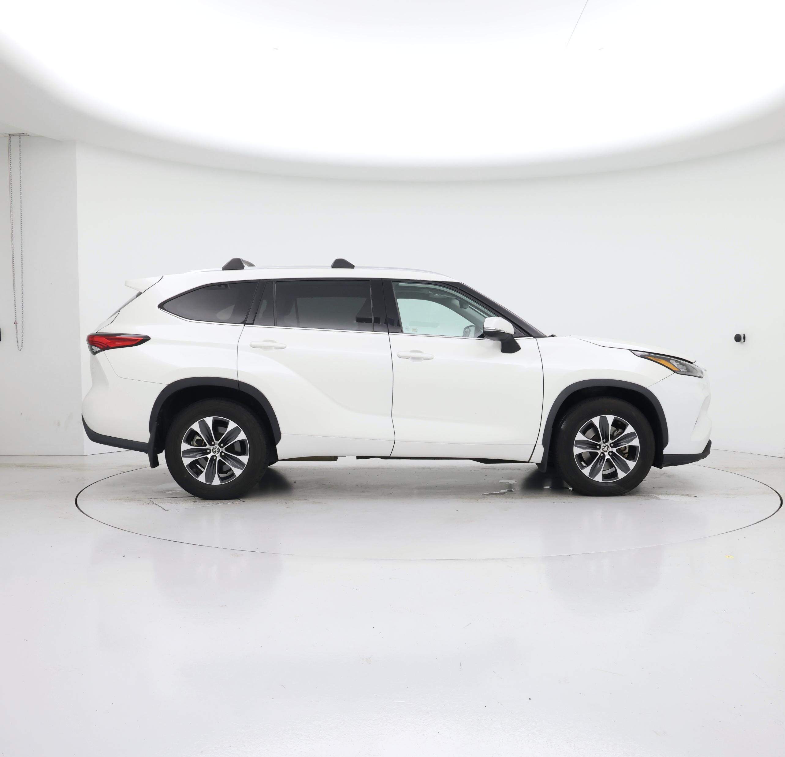 Thumbnail: 2020 Toyota Highlander - 7