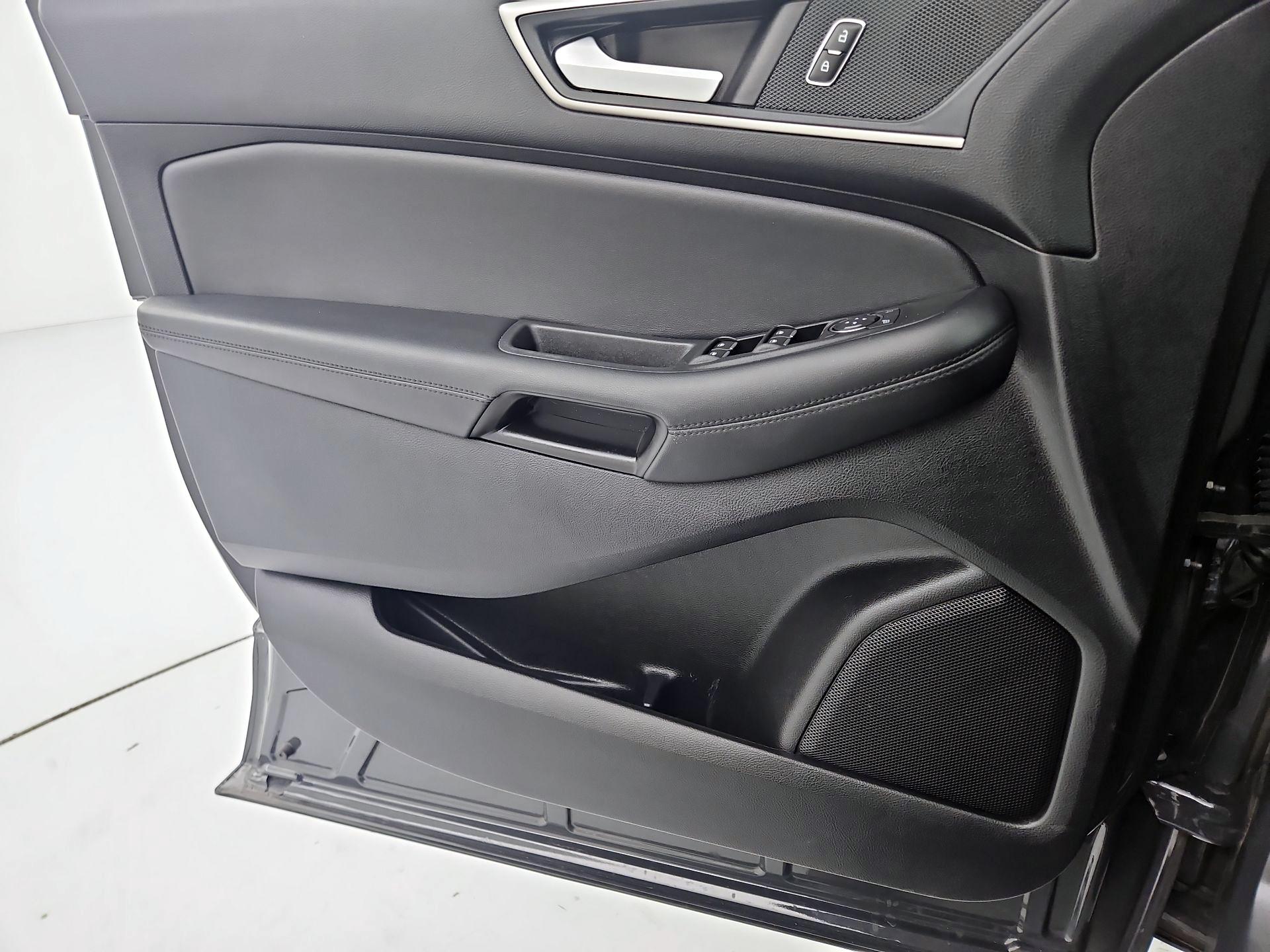 Thumbnail: 2021 Ford Edge - 12