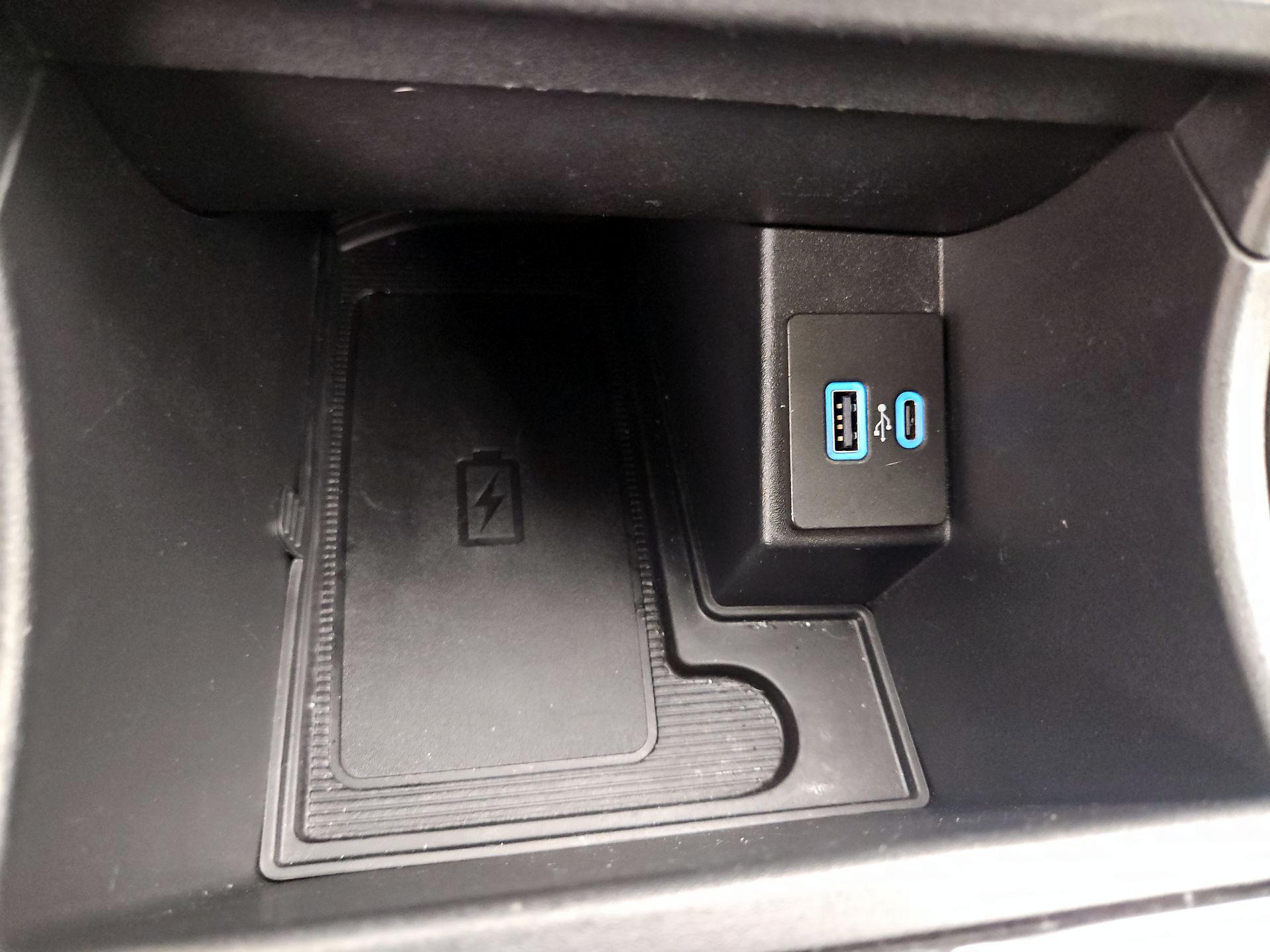 Thumbnail: 2021 Ford Edge - 19