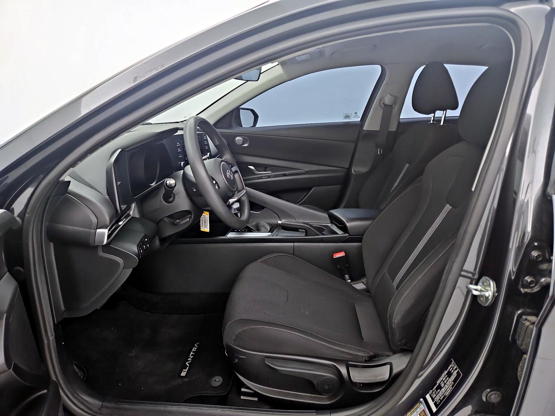 Thumbnail: 2022 Hyundai Elantra - 11