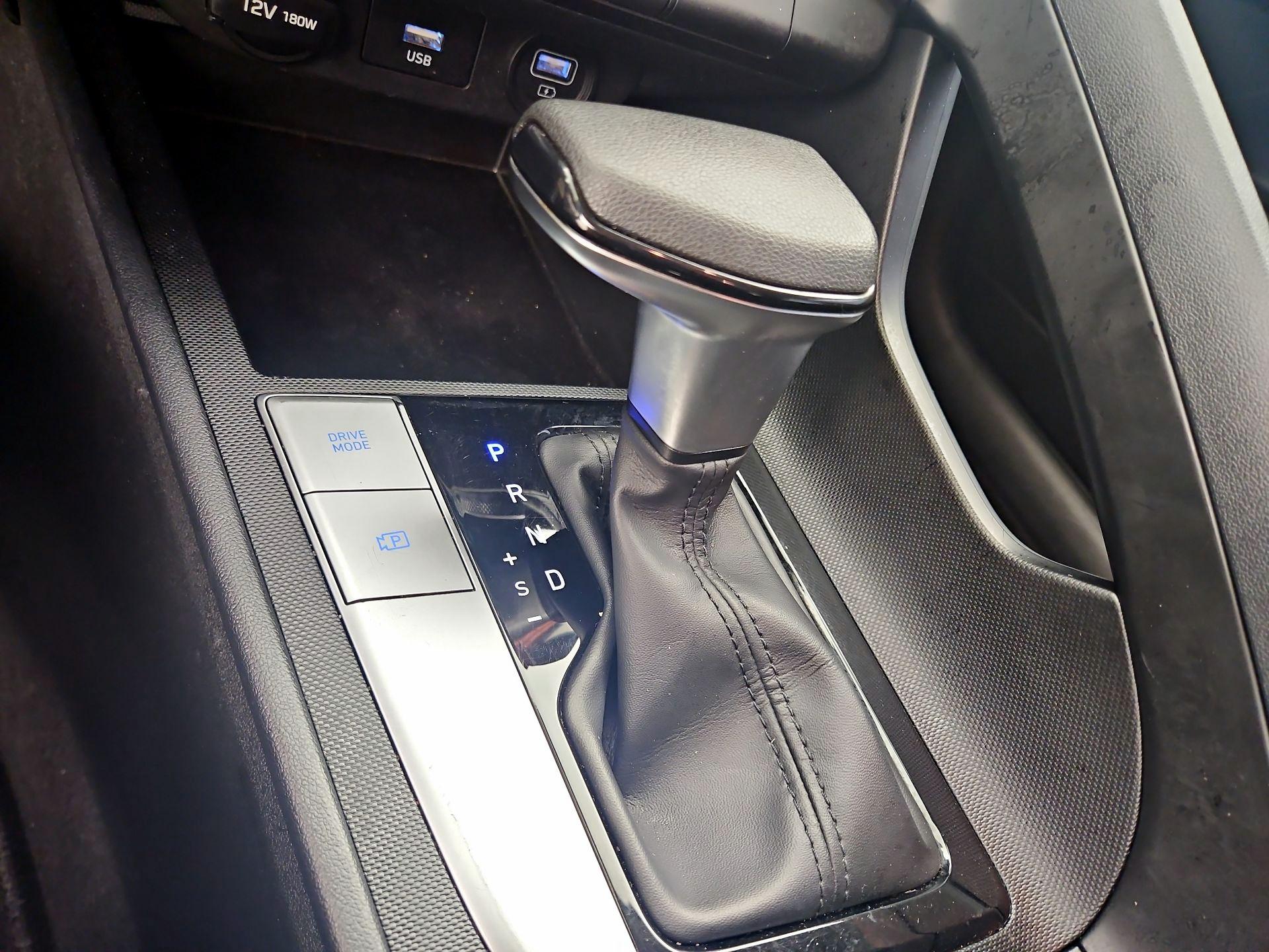 Thumbnail: 2022 Hyundai Elantra - 17