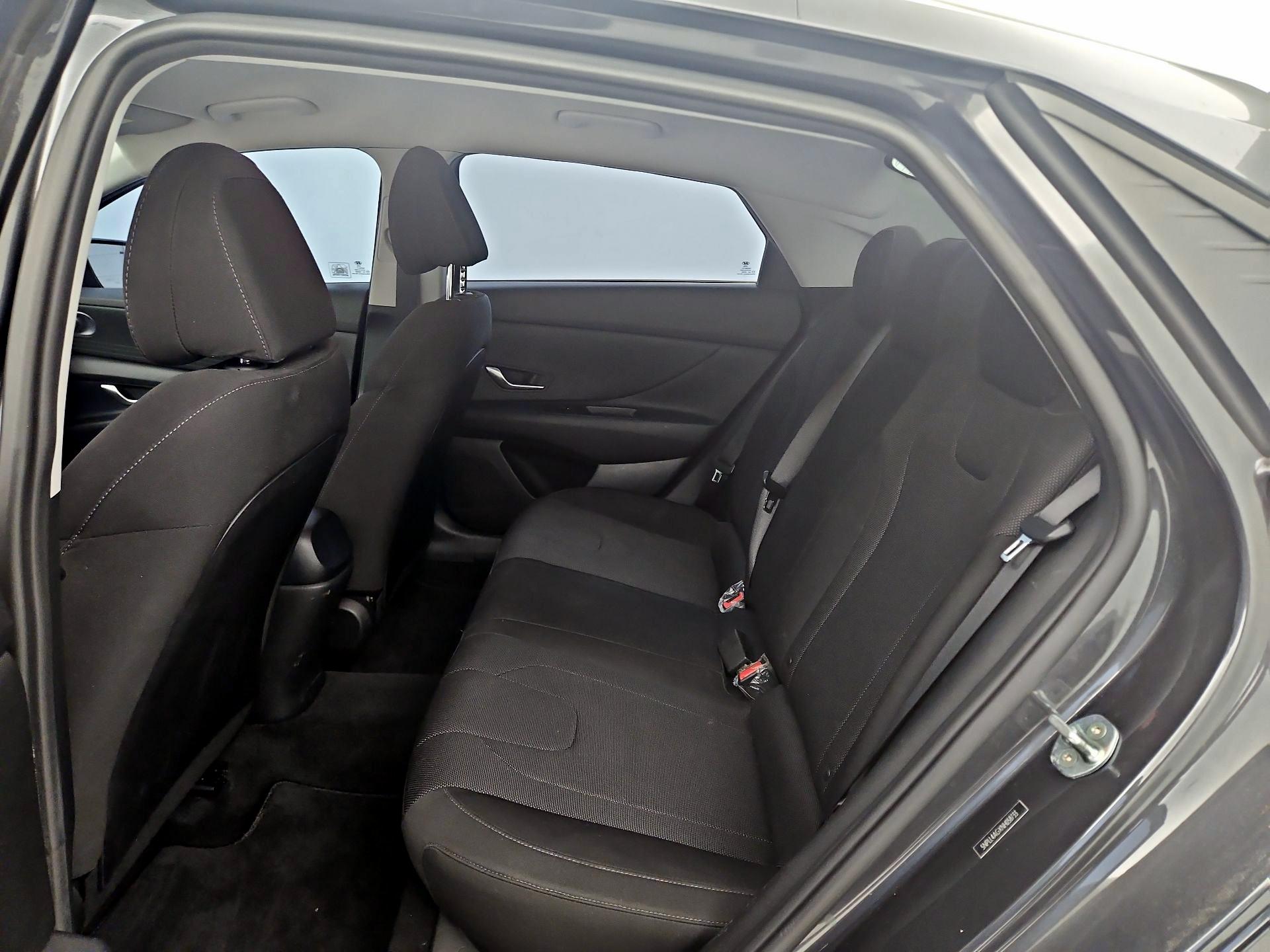 Thumbnail: 2022 Hyundai Elantra - 19