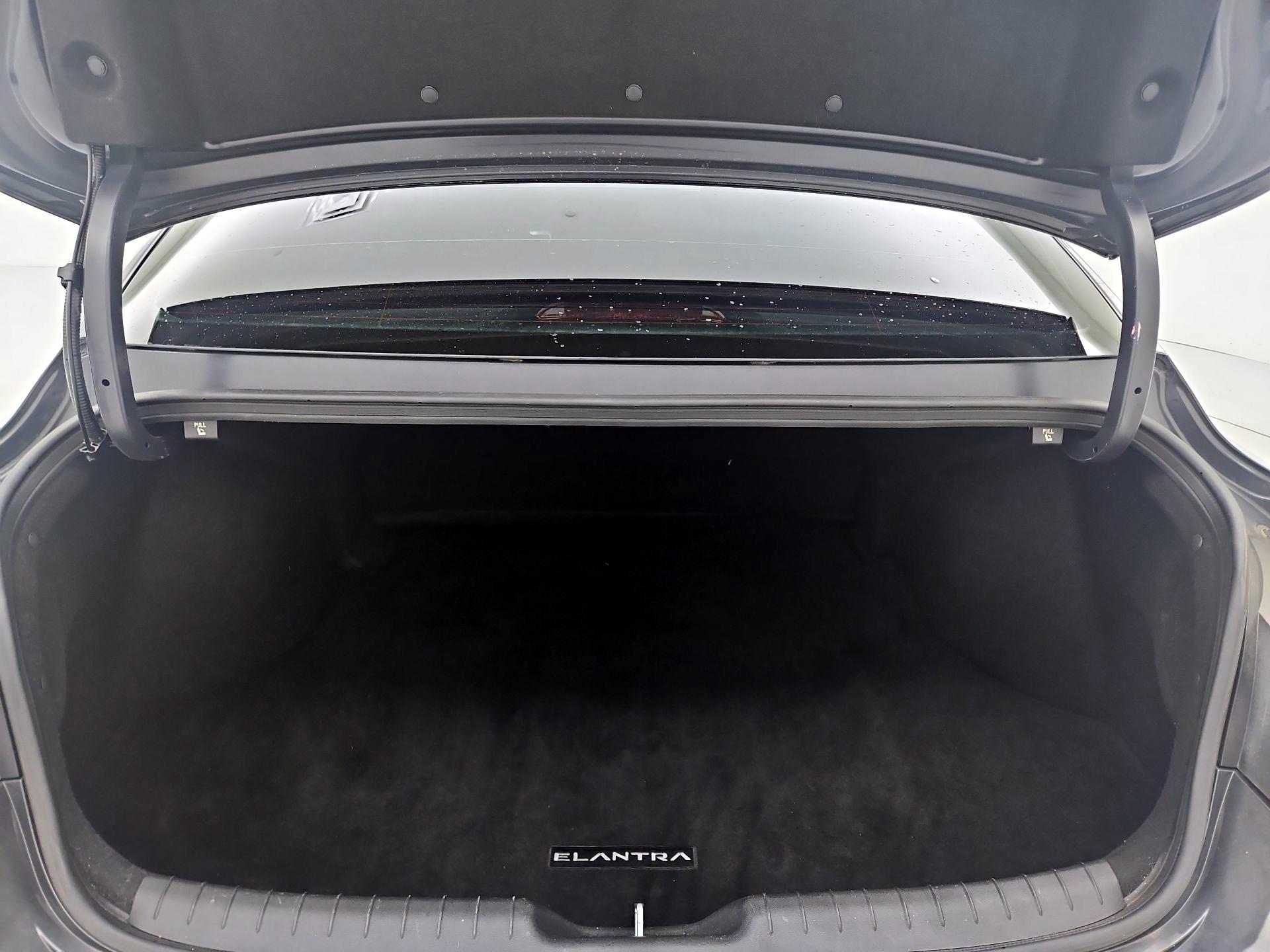 Thumbnail: 2022 Hyundai Elantra - 20