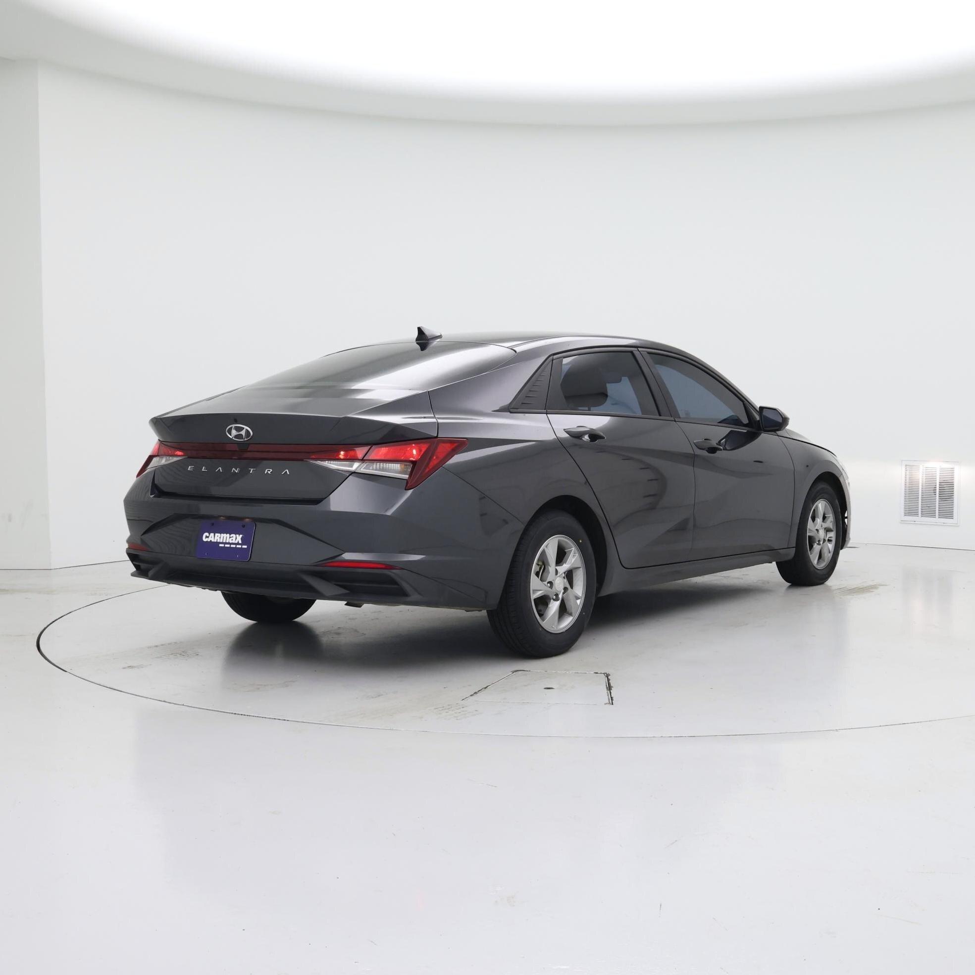 Thumbnail: 2022 Hyundai Elantra - 8