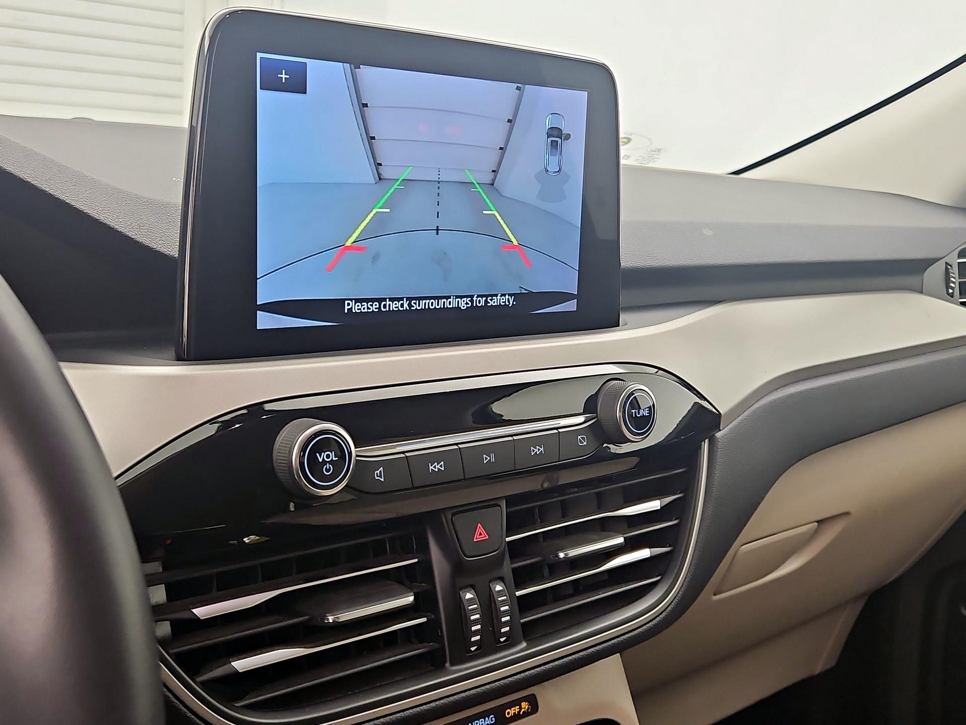 Thumbnail: 2022 Ford Escape - 14