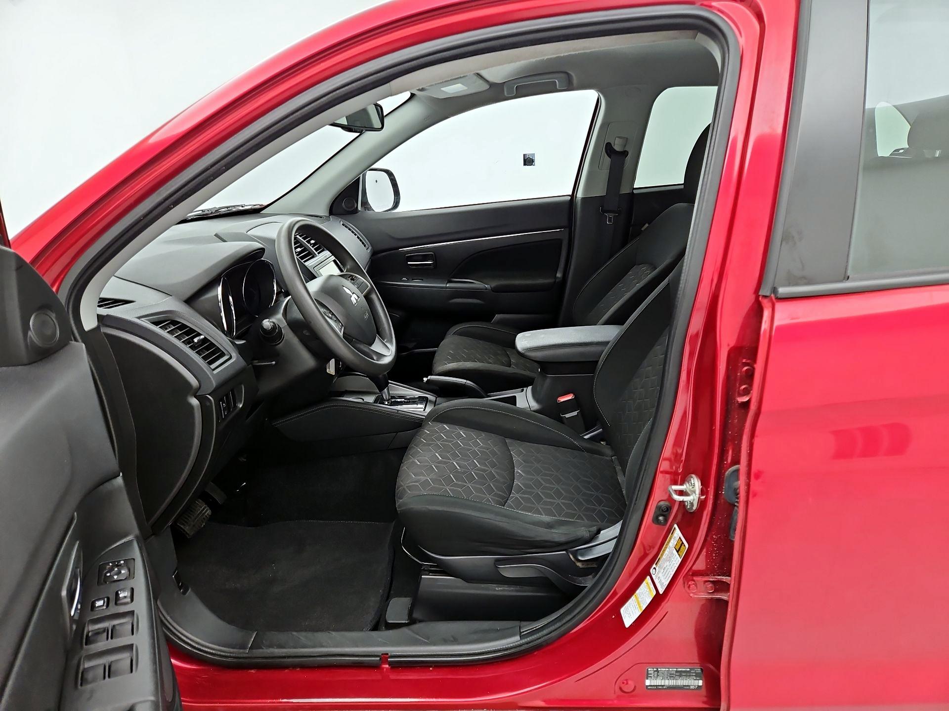 Thumbnail: 2022 Mitsubishi Outlander Sport - 11