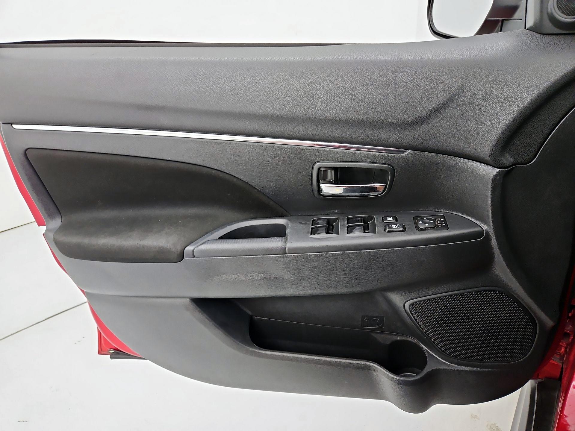 Thumbnail: 2022 Mitsubishi Outlander Sport - 12