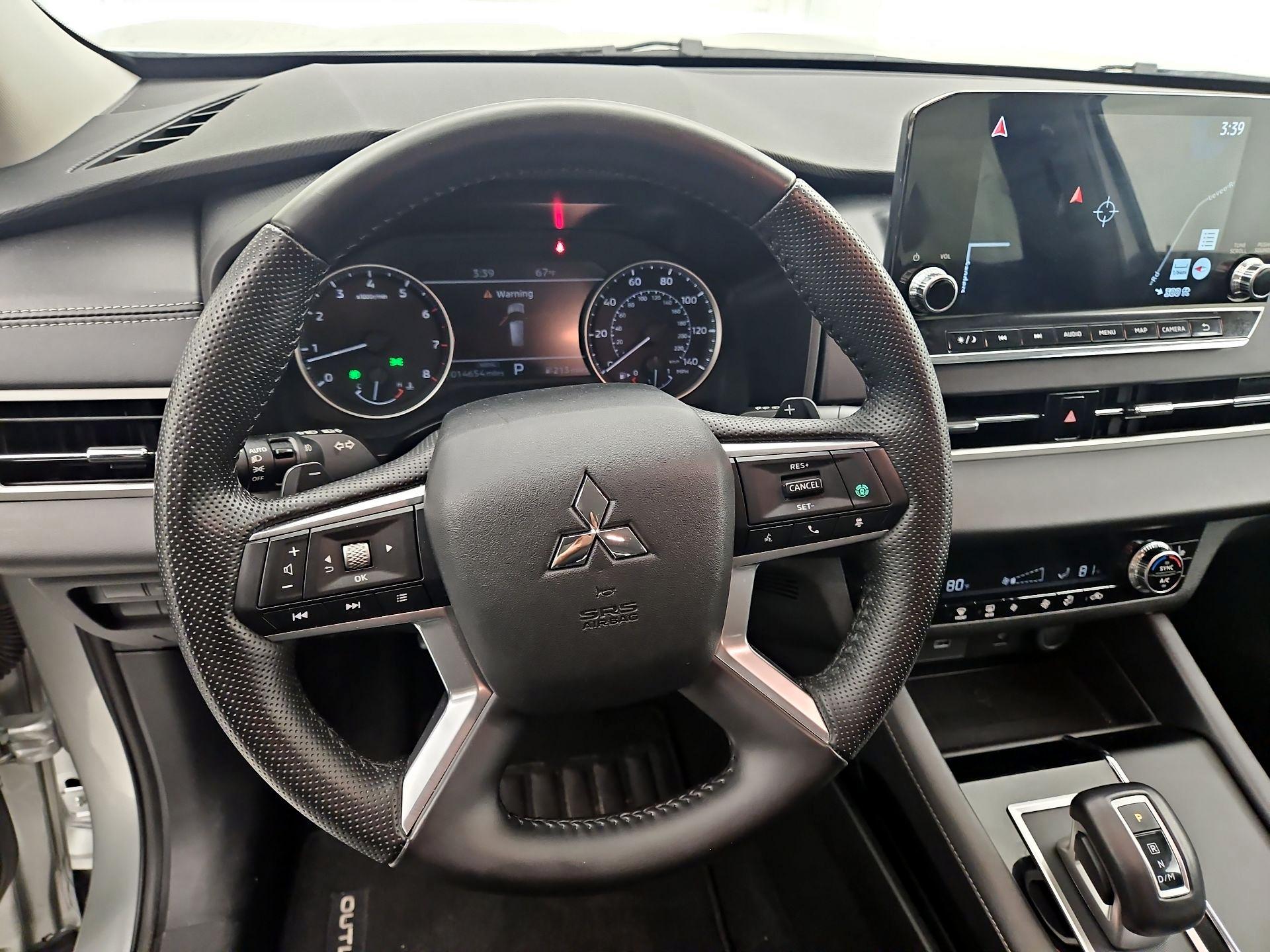 Thumbnail: 2024 Mitsubishi Outlander - 10