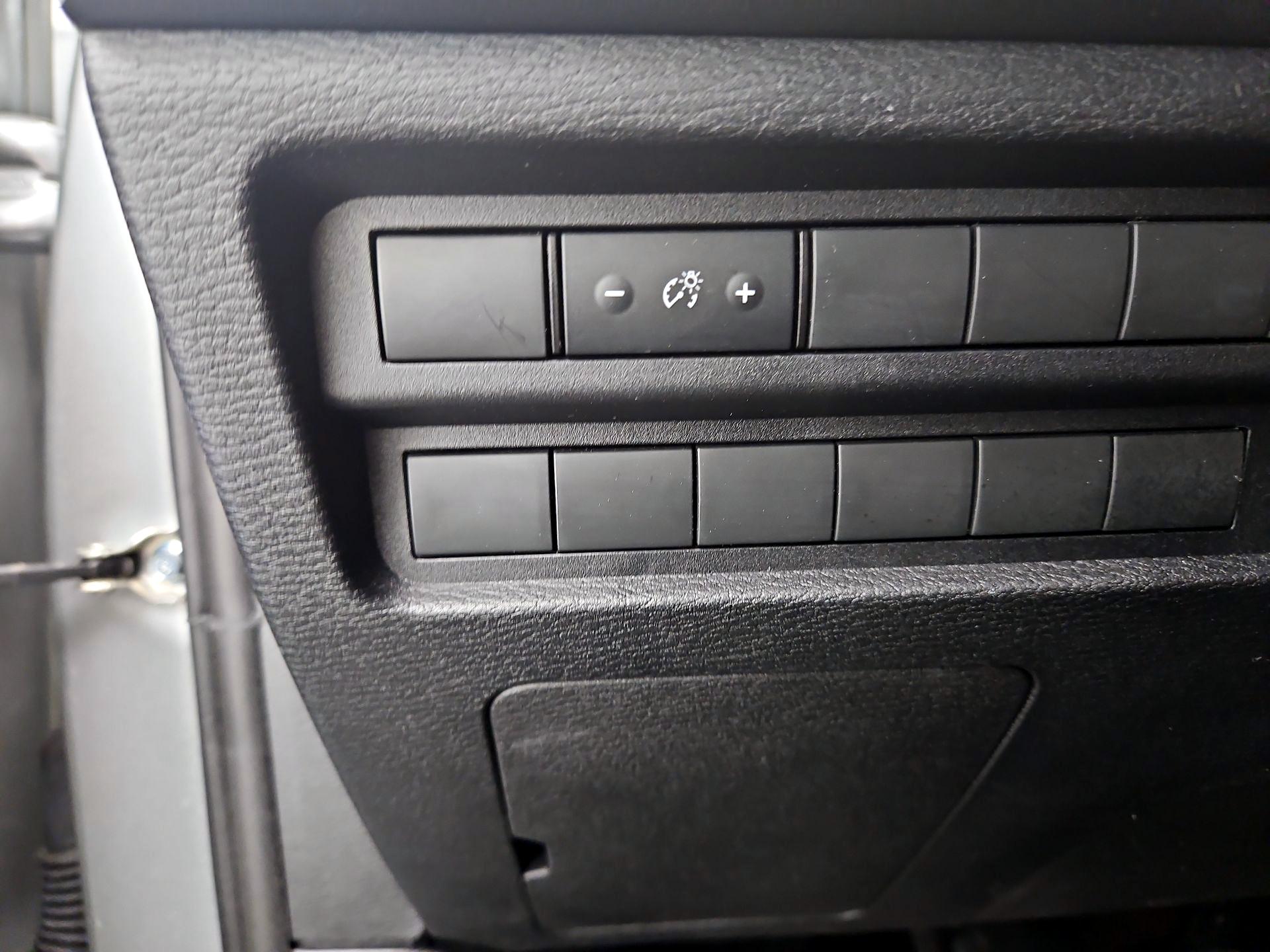 Thumbnail: 2024 Mitsubishi Outlander - 13