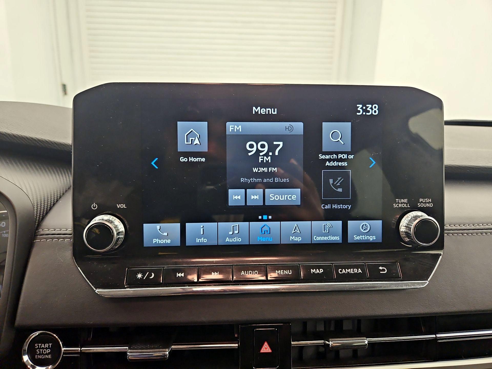 Thumbnail: 2024 Mitsubishi Outlander - 16