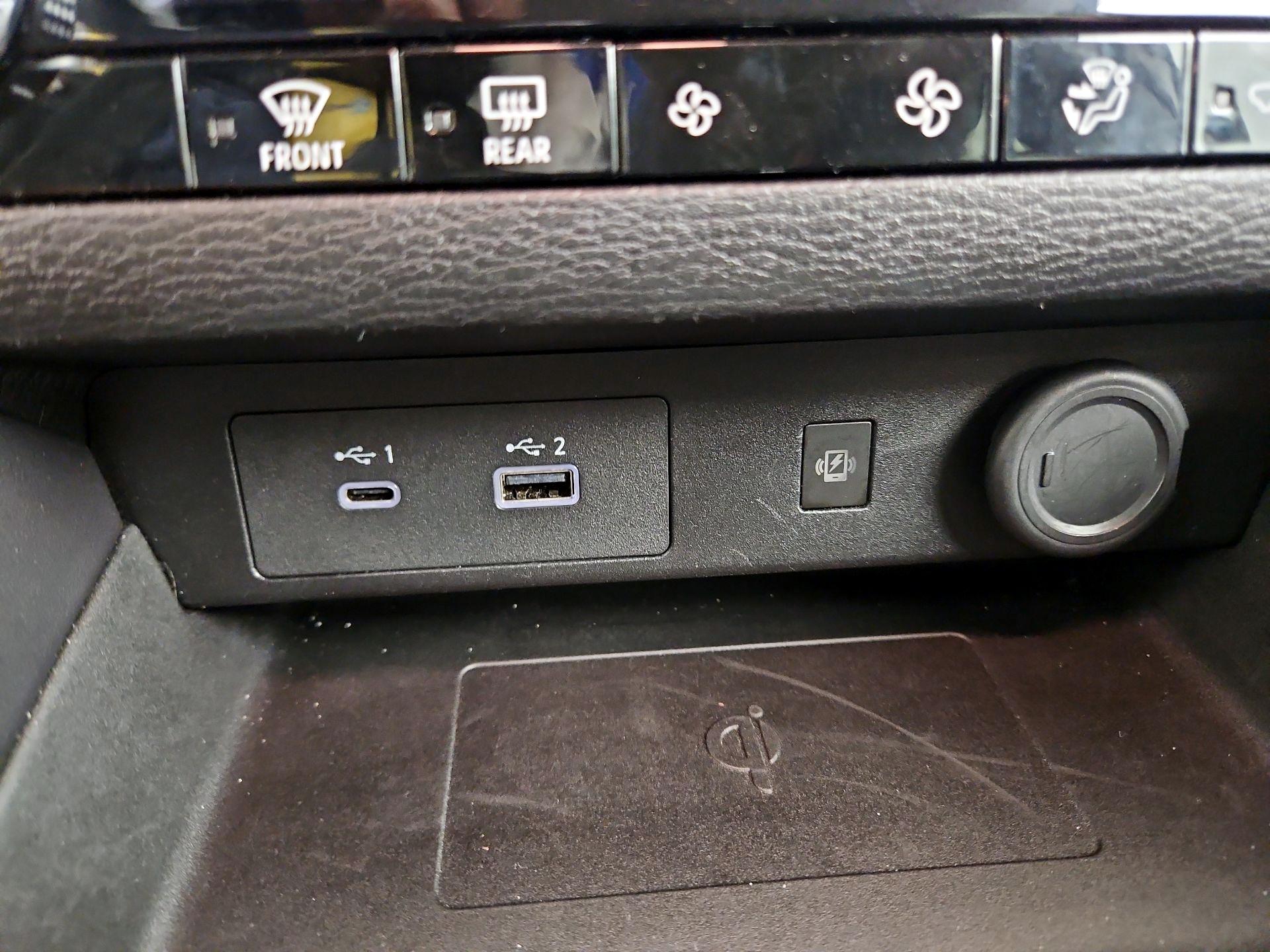 Thumbnail: 2024 Mitsubishi Outlander - 19