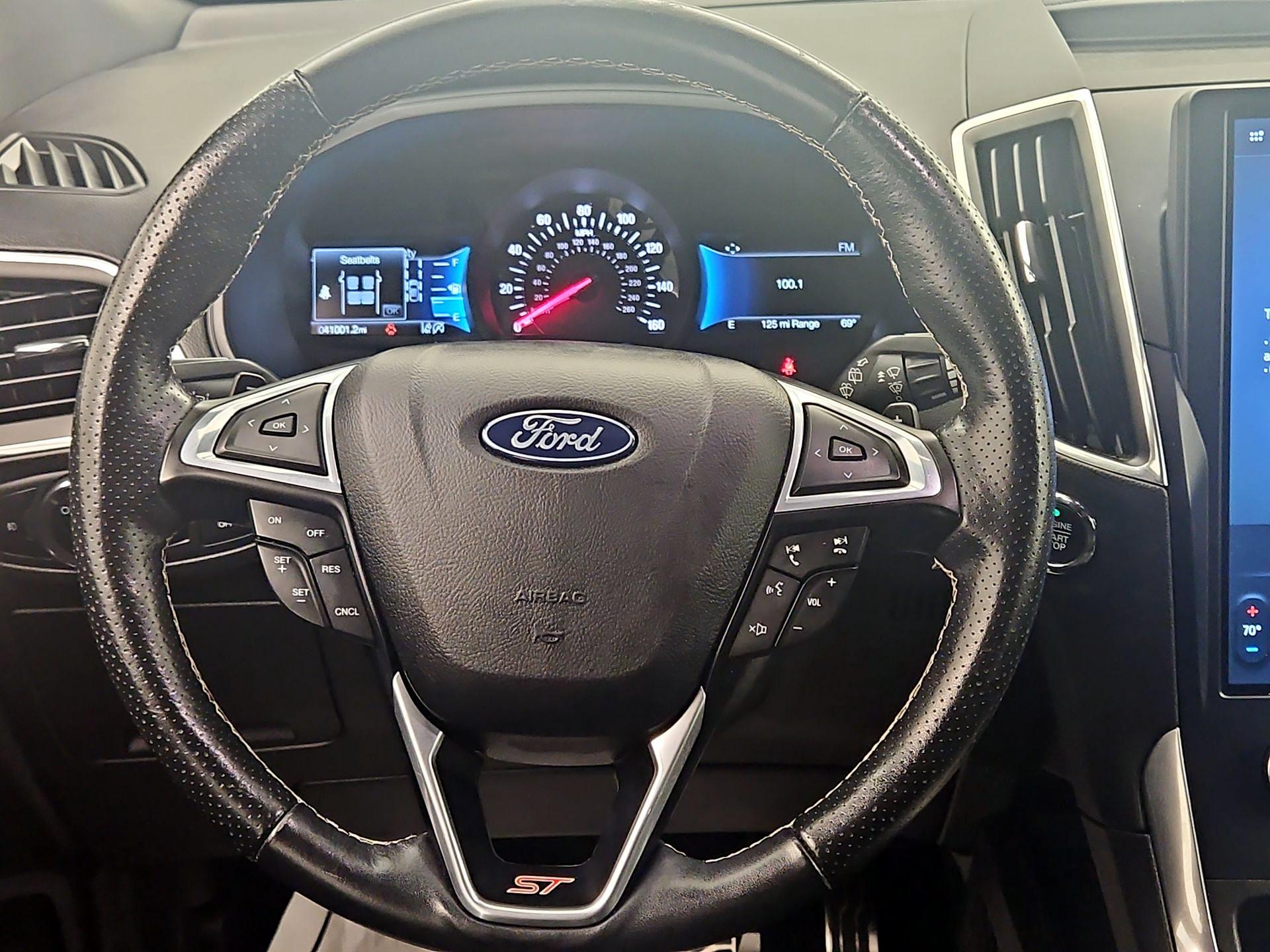 Thumbnail: 2023 Ford Edge - 10