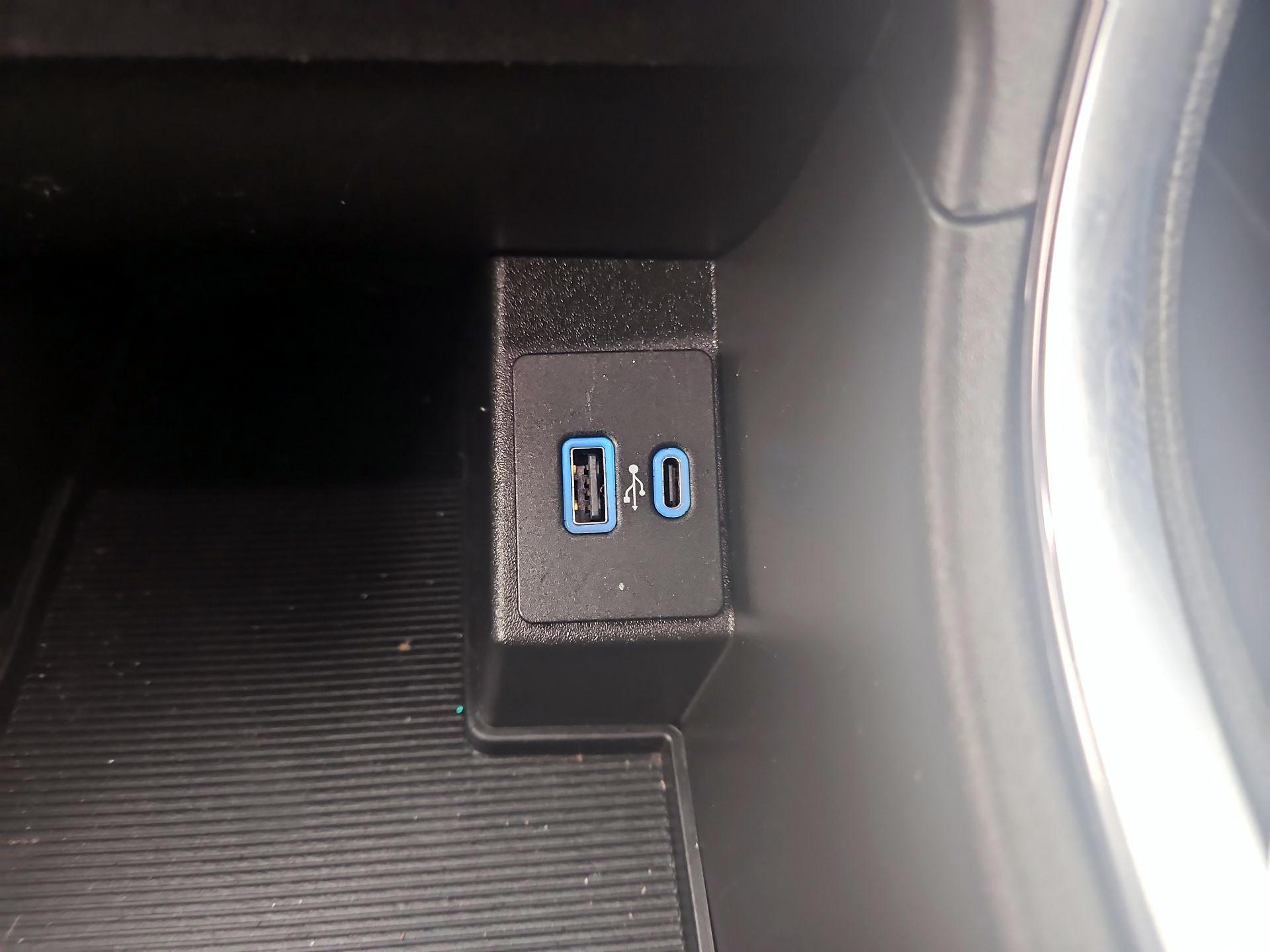 Thumbnail: 2023 Ford Edge - 18