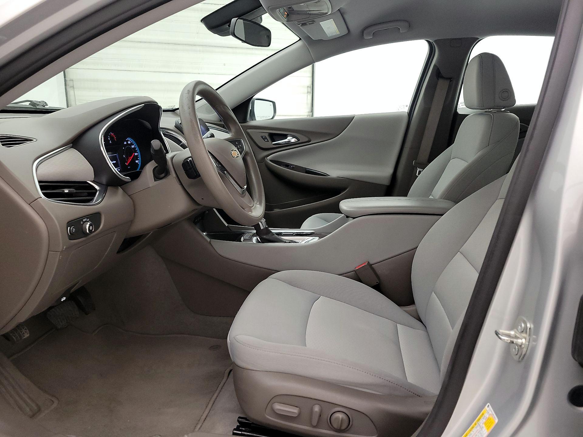 Thumbnail: 2021 Chevrolet Malibu - 11