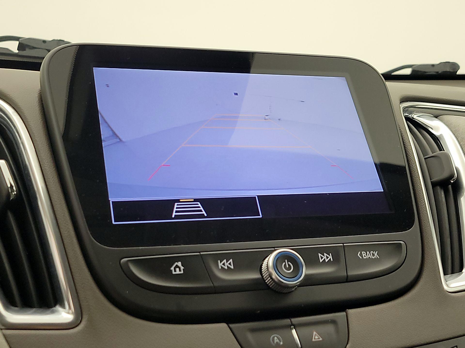 Thumbnail: 2021 Chevrolet Malibu - 14