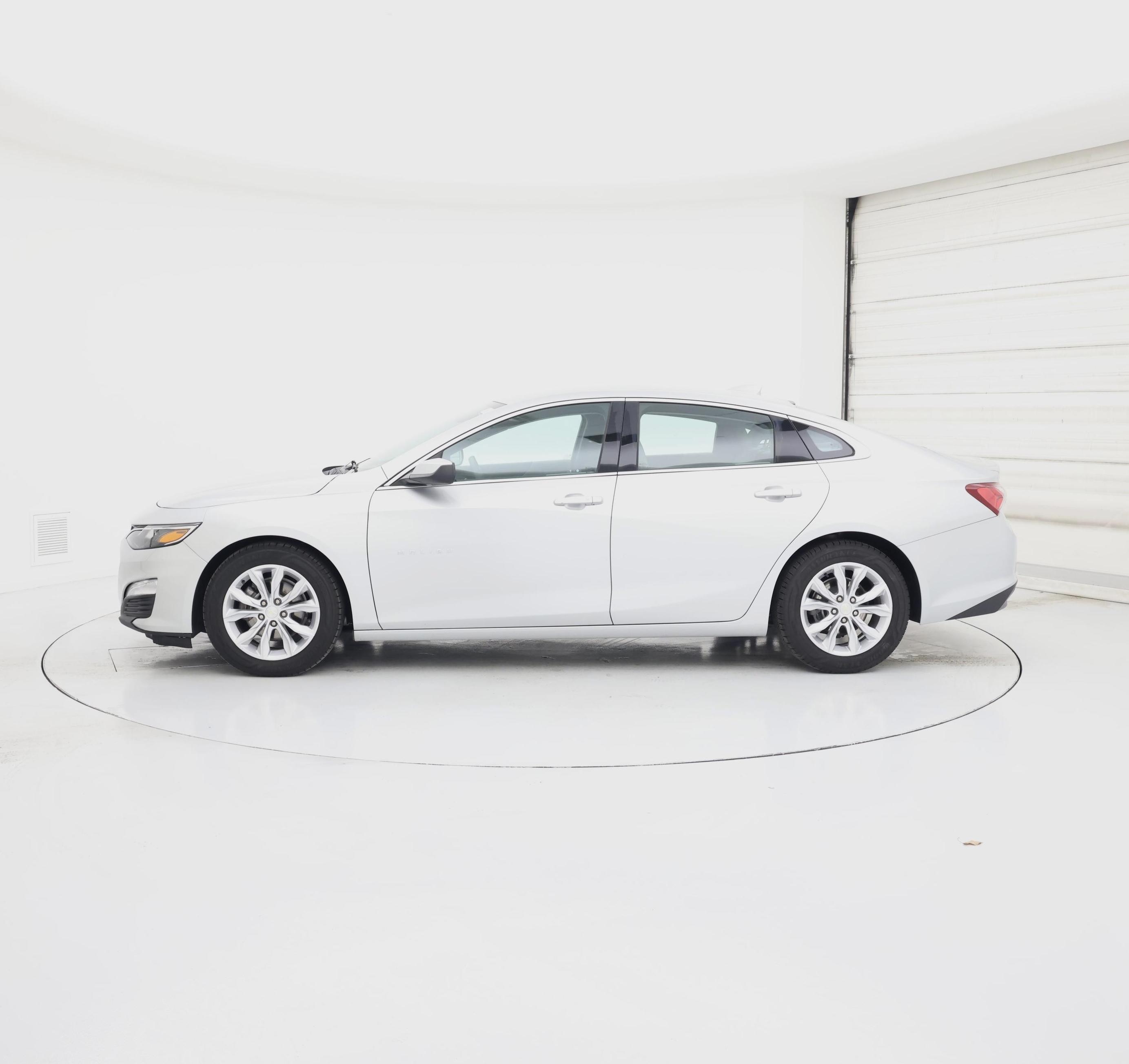 Thumbnail: 2021 Chevrolet Malibu - 3