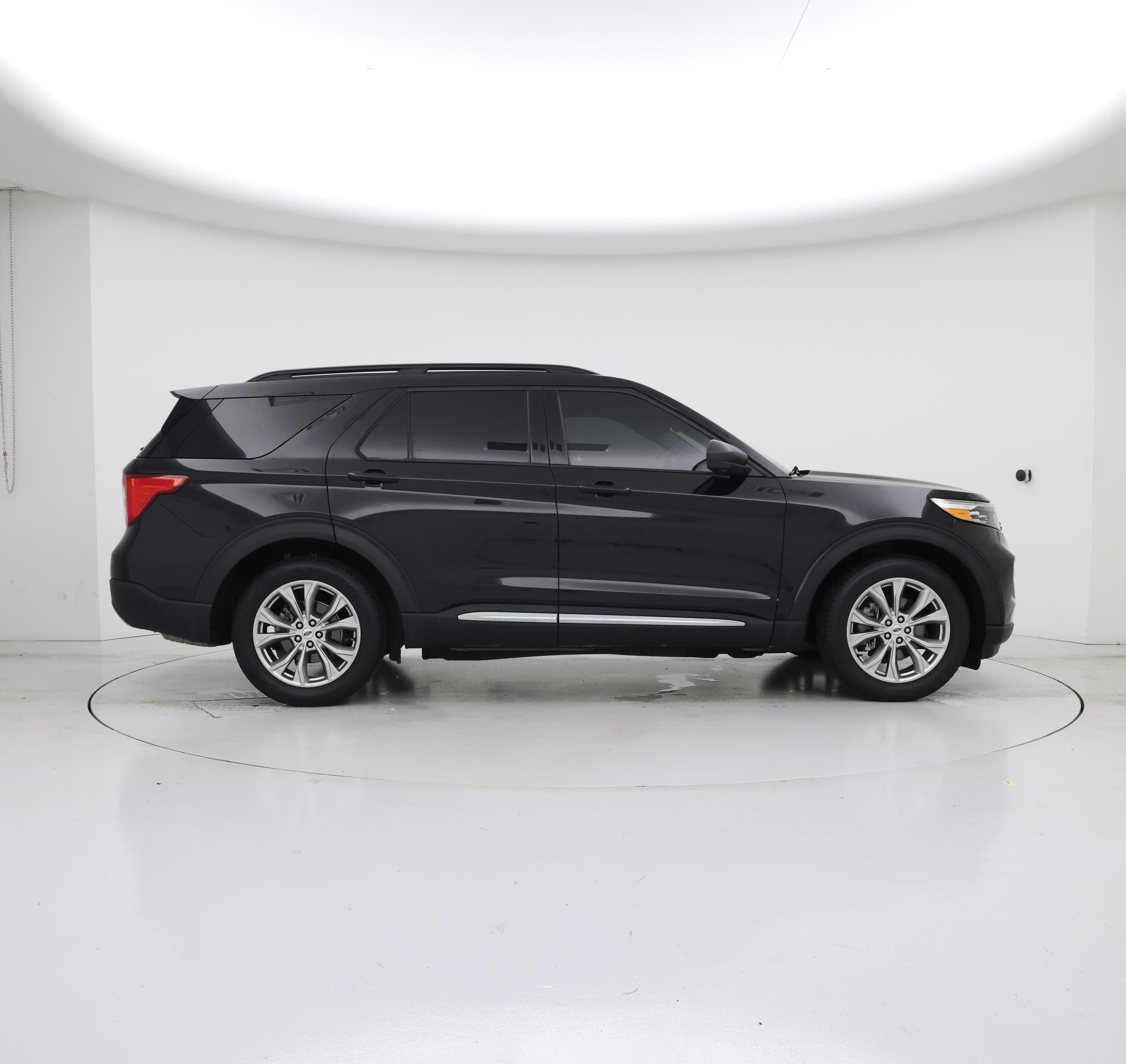 Thumbnail: 2023 Ford Explorer - 7