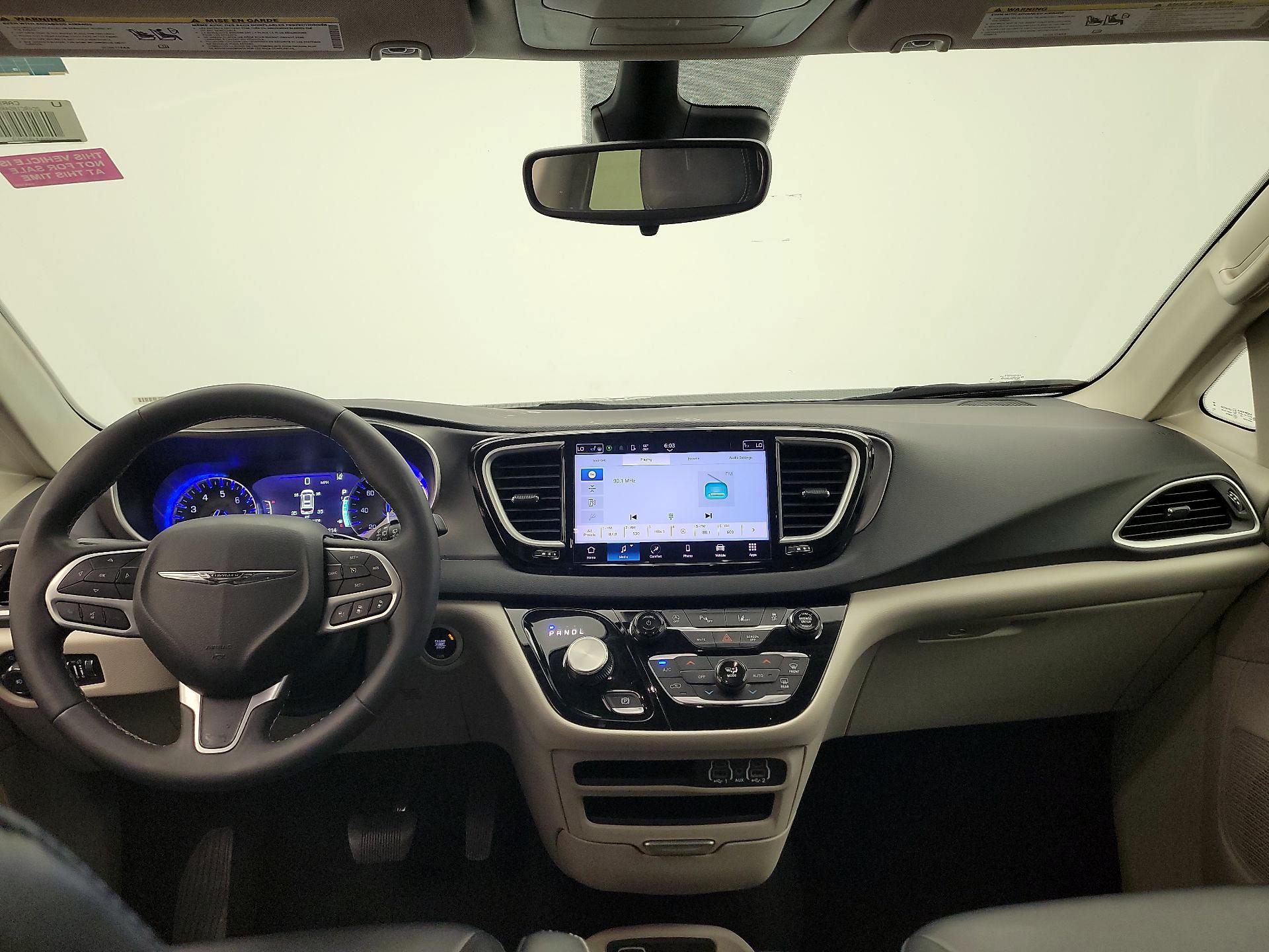 Thumbnail: 2024 Chrysler Pacifica - 9