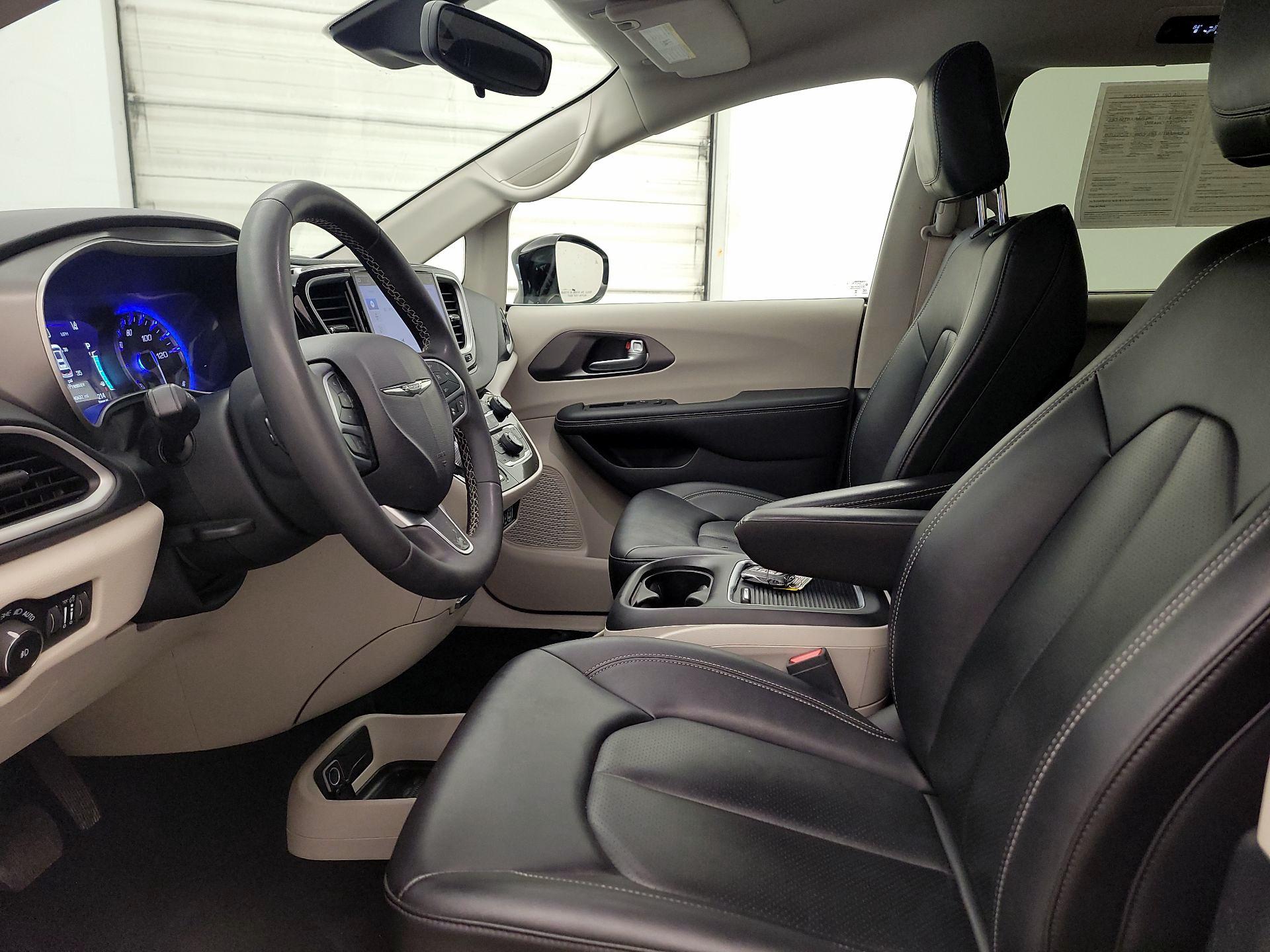 Thumbnail: 2024 Chrysler Pacifica - 11