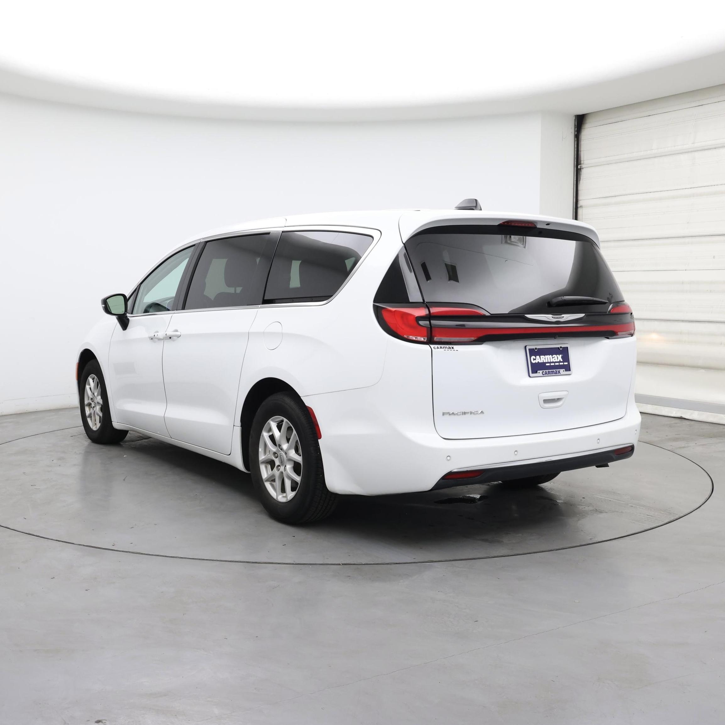 Thumbnail: 2024 Chrysler Pacifica - 2