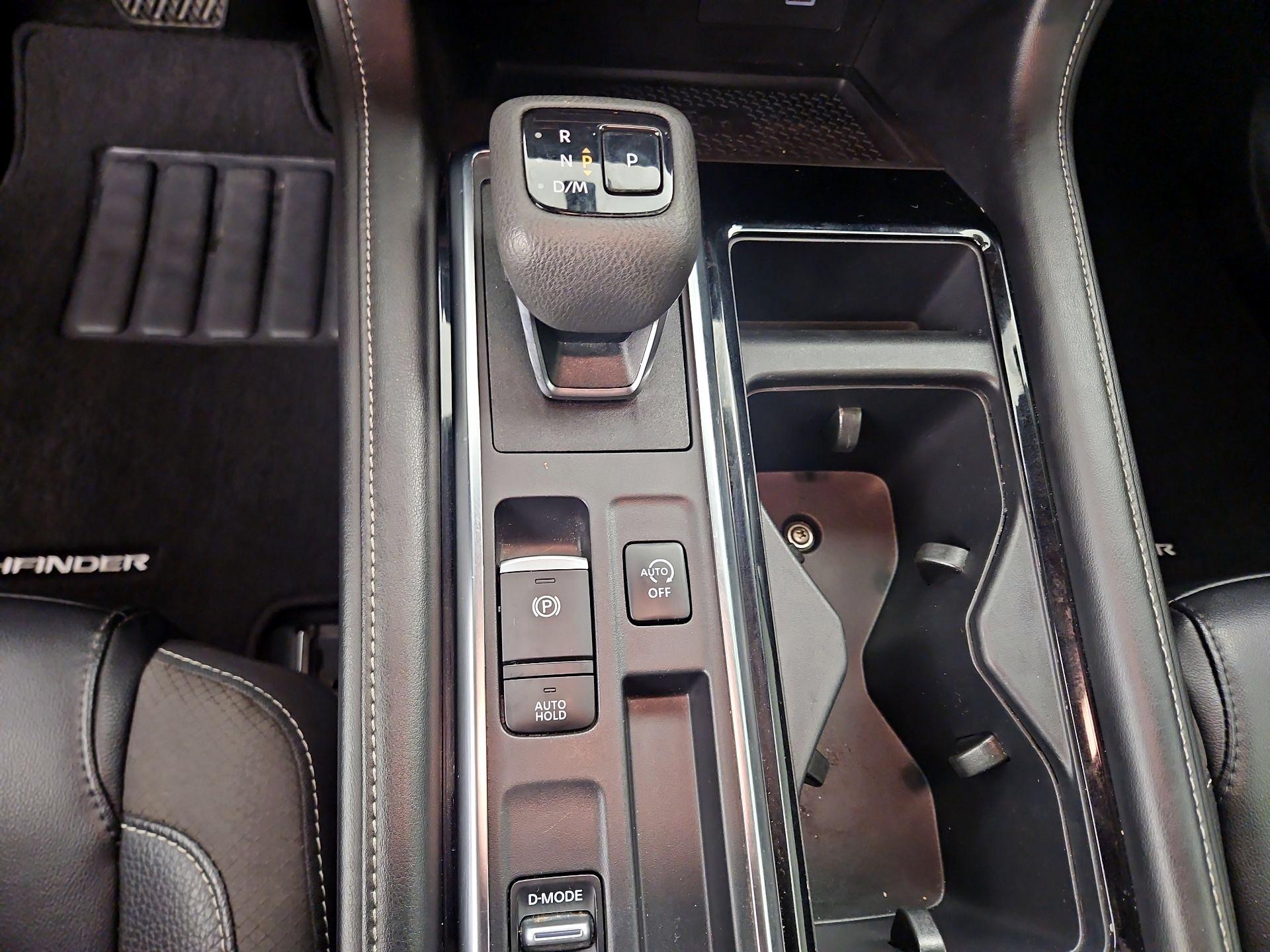 Thumbnail: 2023 Nissan Pathfinder - 18