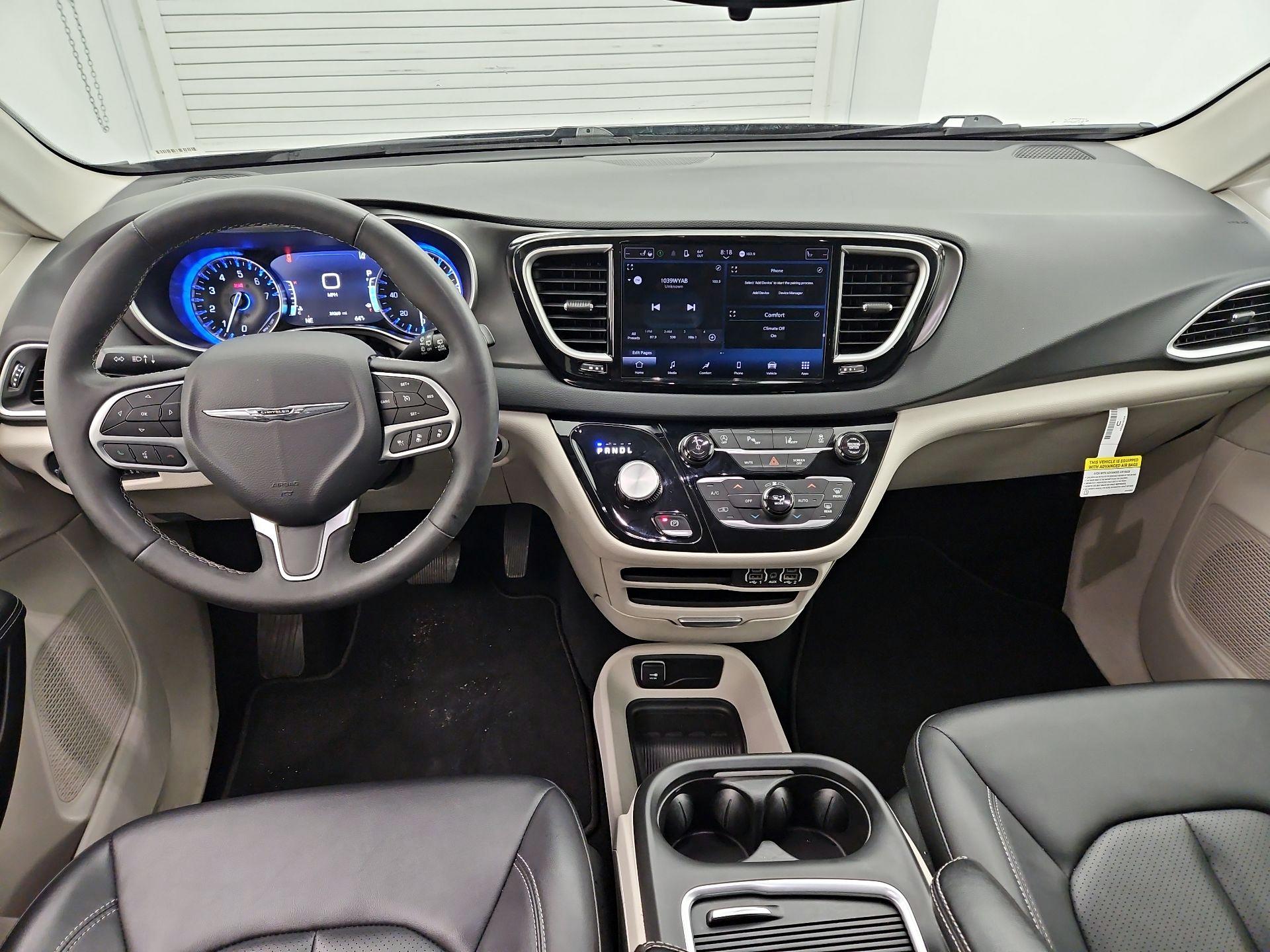 Thumbnail: 2024 Chrysler Pacifica - 9