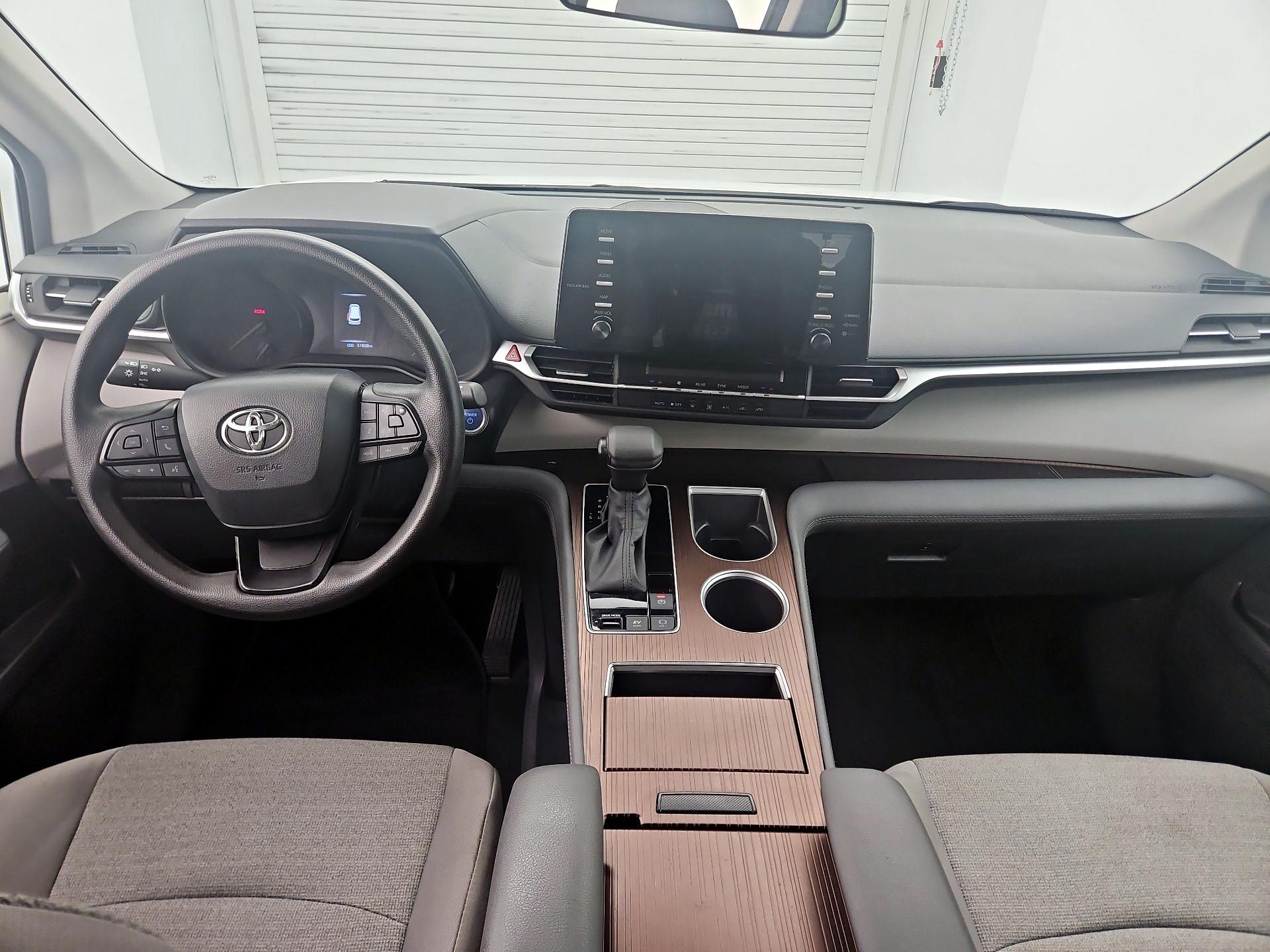 Thumbnail: 2024 Toyota Sienna - 9