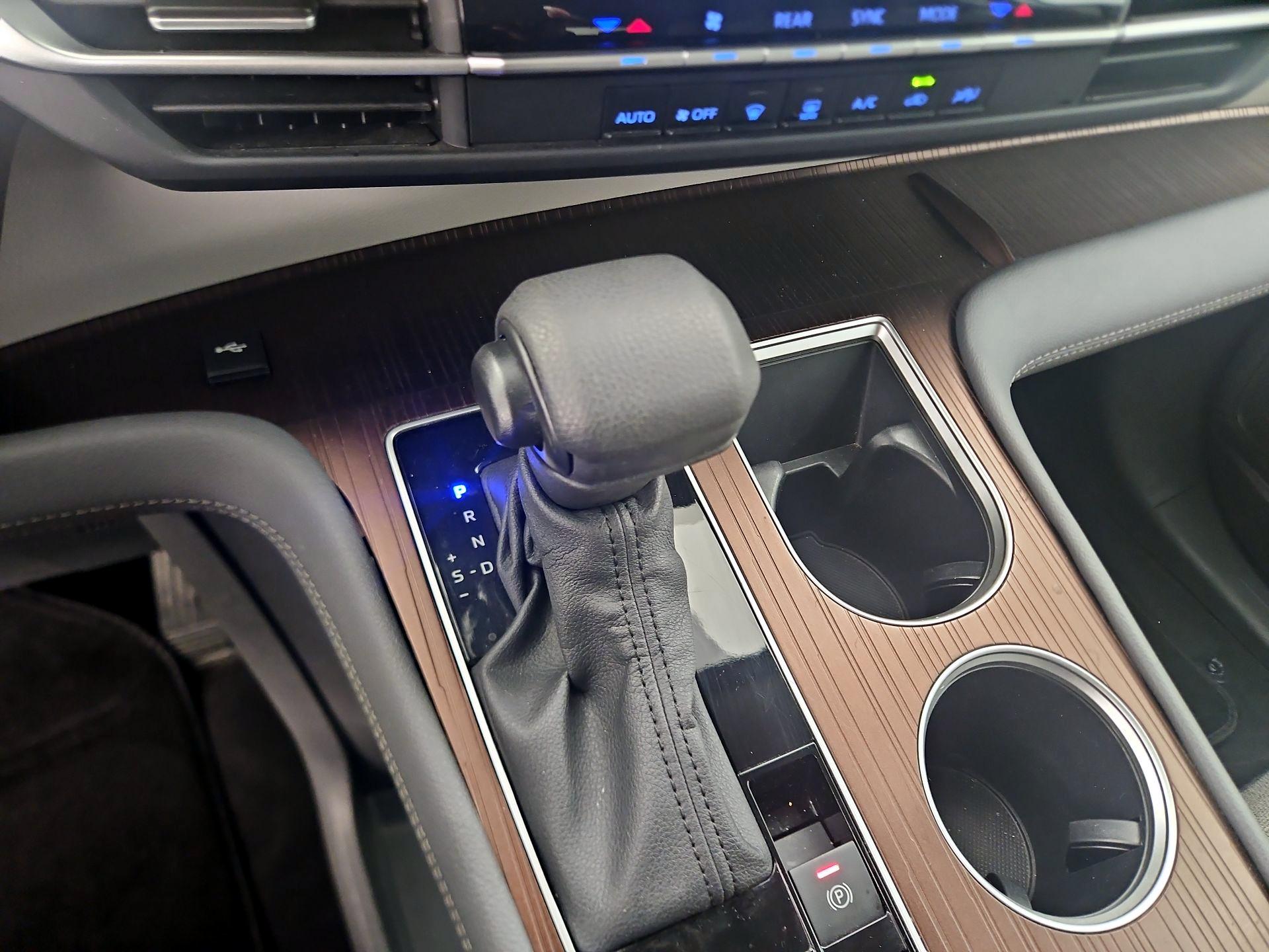 Thumbnail: 2024 Toyota Sienna - 18