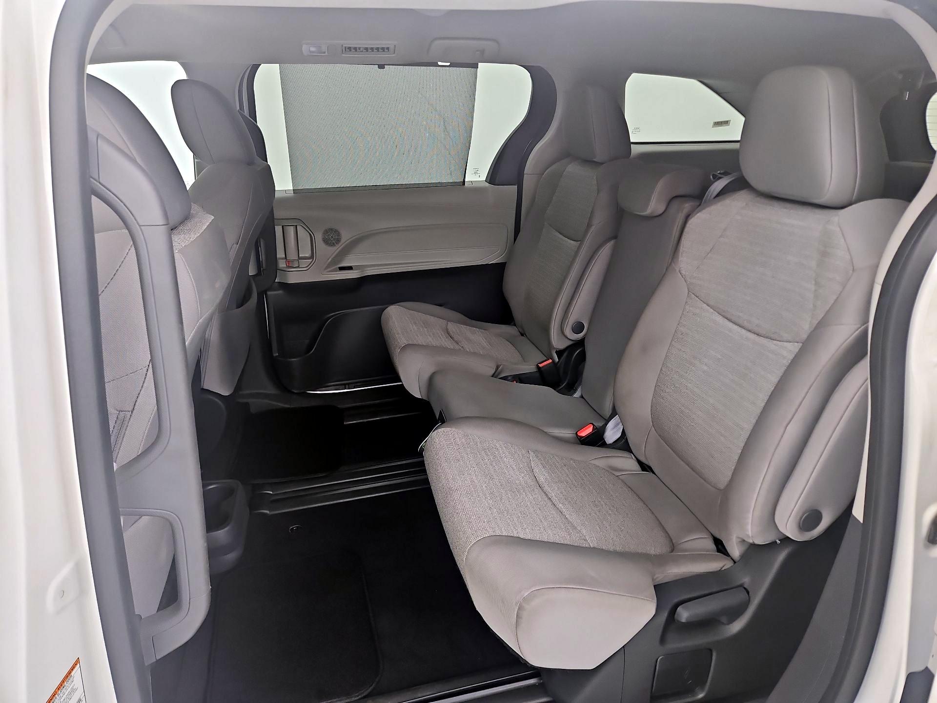 Thumbnail: 2024 Toyota Sienna - 20