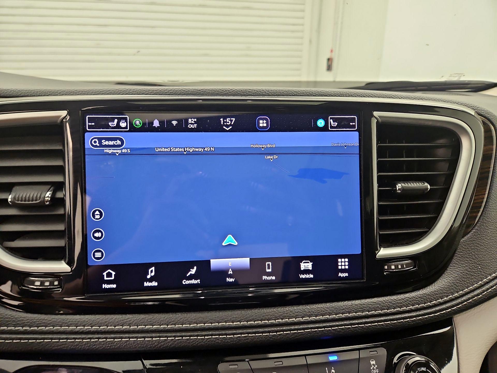 Thumbnail: 2023 Chrysler Pacifica - 12