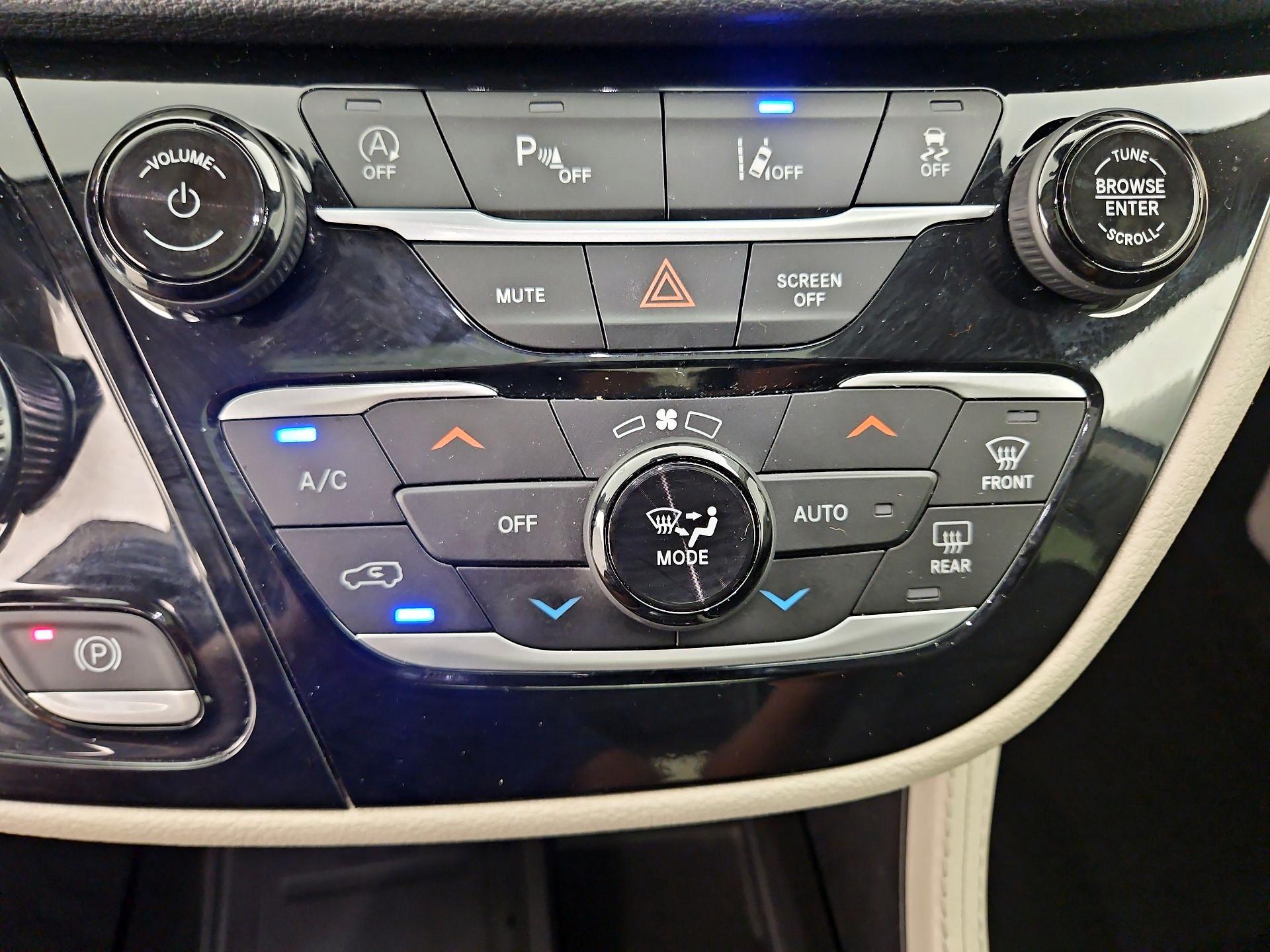 Thumbnail: 2023 Chrysler Pacifica - 15