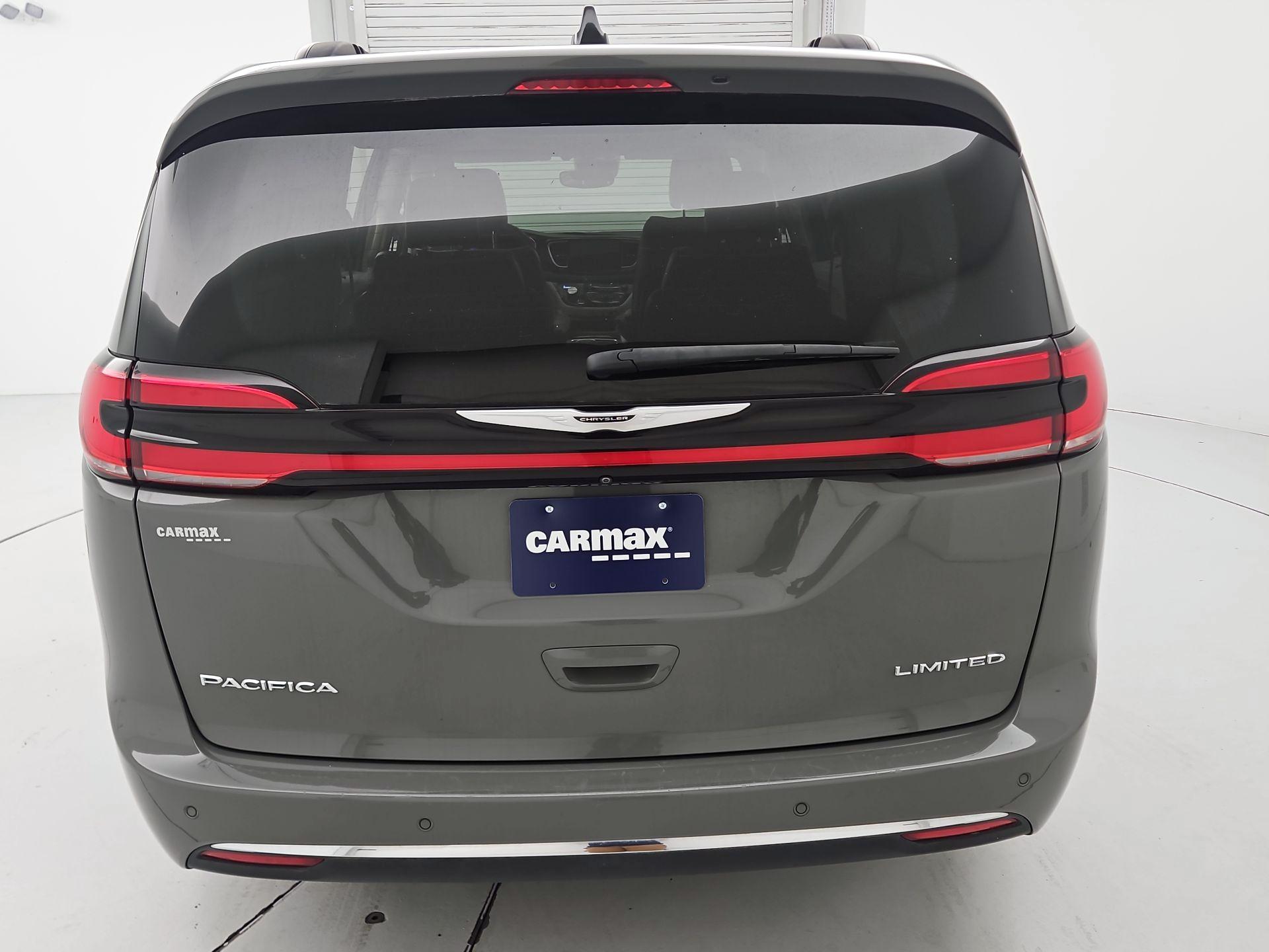 Thumbnail: 2023 Chrysler Pacifica - 6