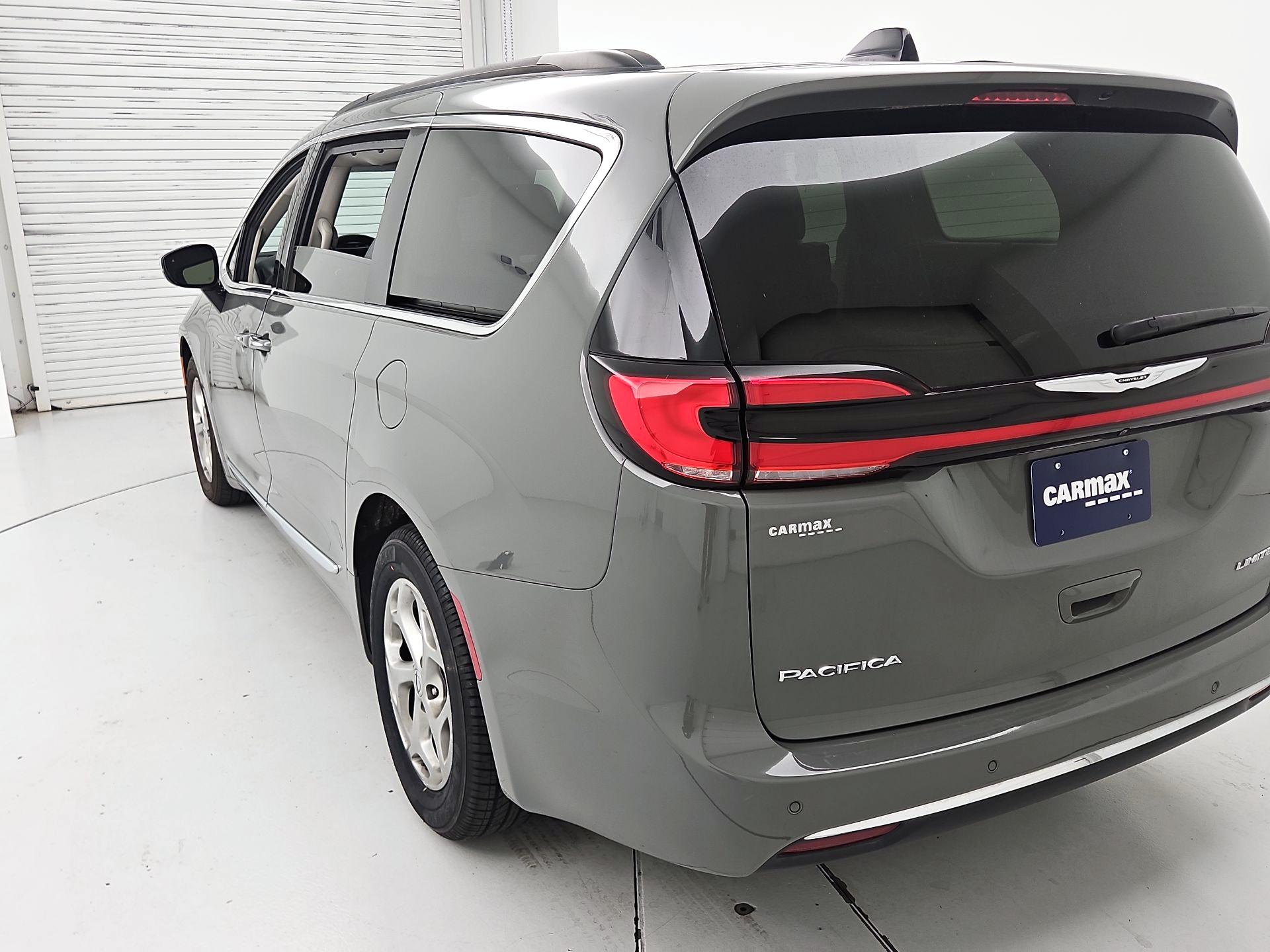 Thumbnail: 2023 Chrysler Pacifica - 7