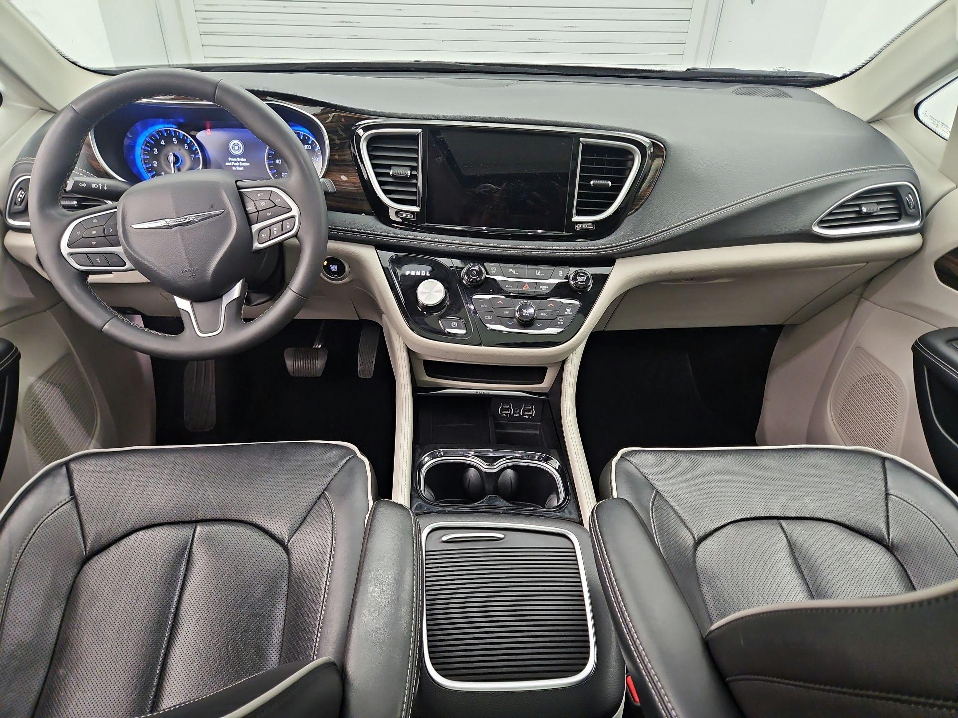 Thumbnail: 2023 Chrysler Pacifica - 8