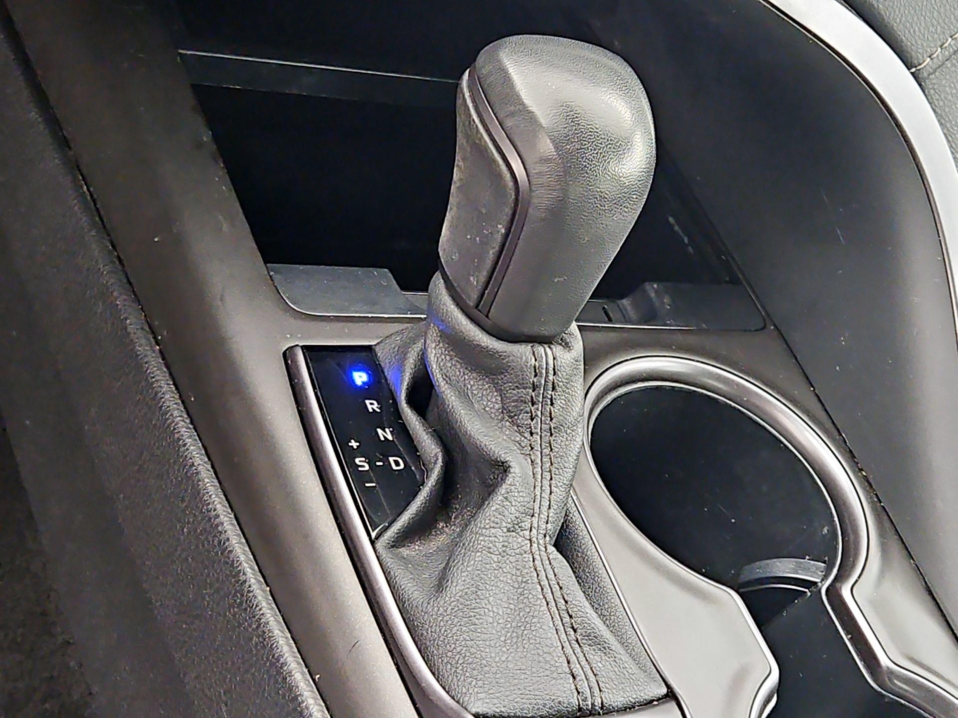 Thumbnail: 2023 Toyota Camry - 17