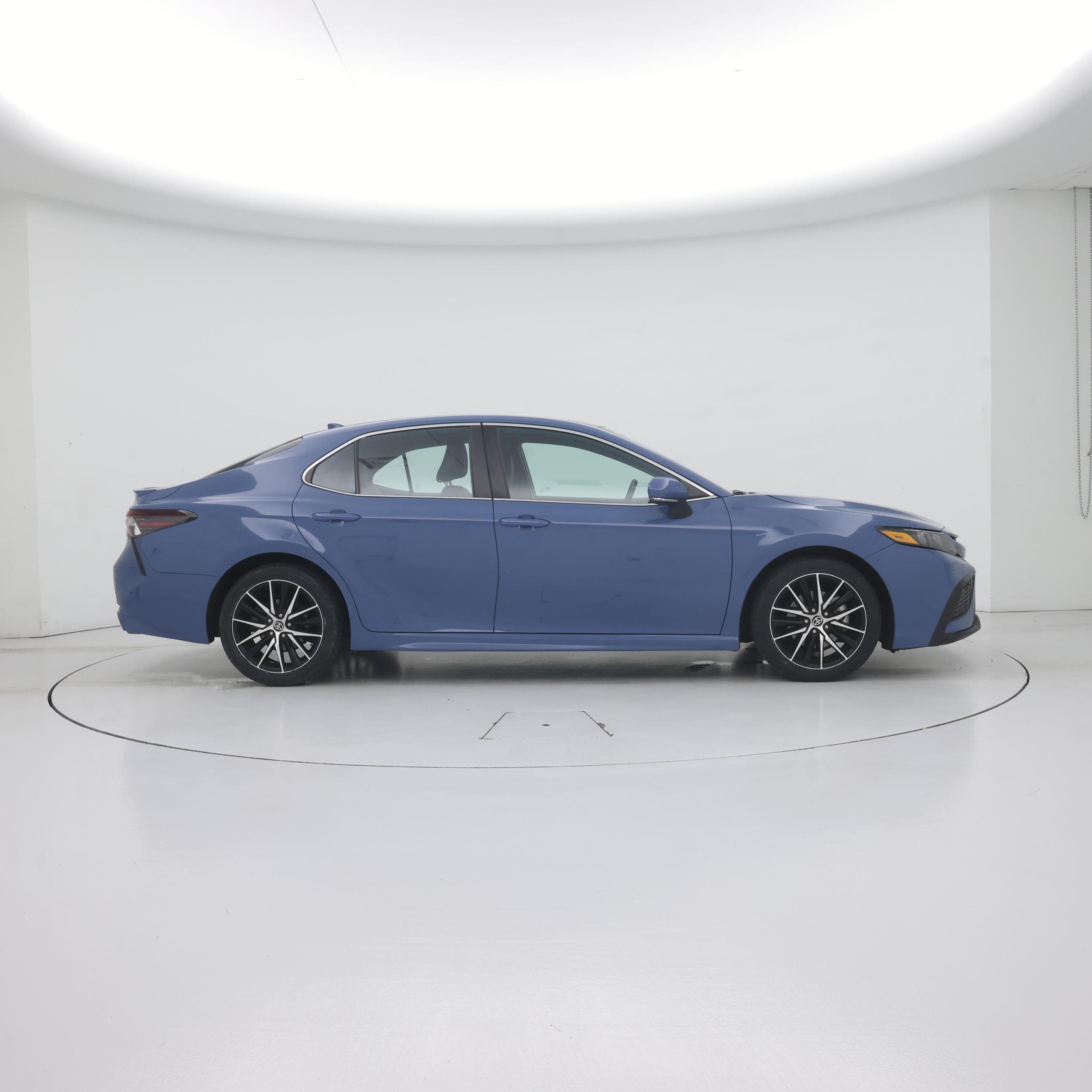 Thumbnail: 2023 Toyota Camry - 7