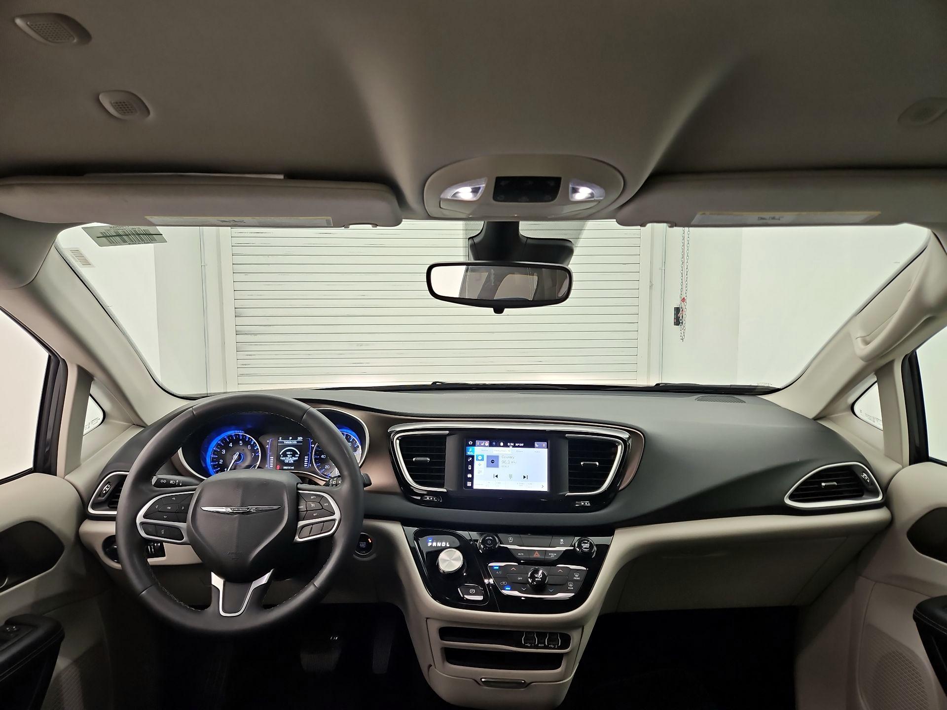 Thumbnail: 2023 Chrysler Voyager - 9