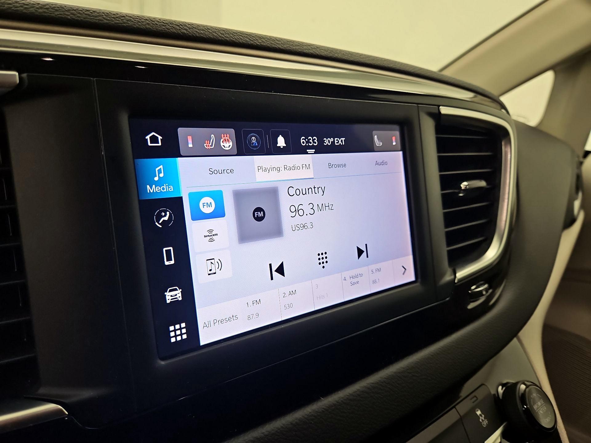 Thumbnail: 2023 Chrysler Voyager - 15