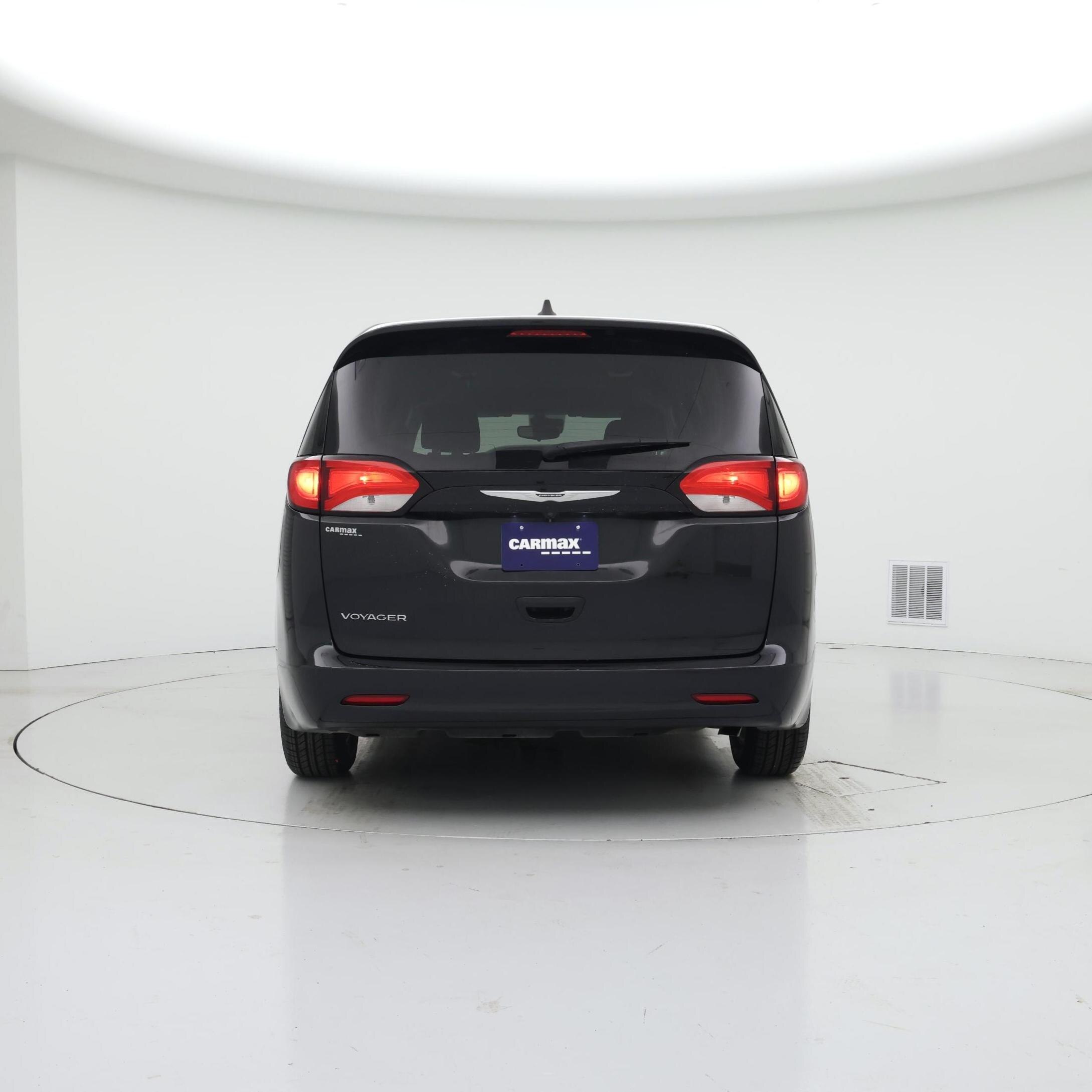 Thumbnail: 2023 Chrysler Voyager - 6