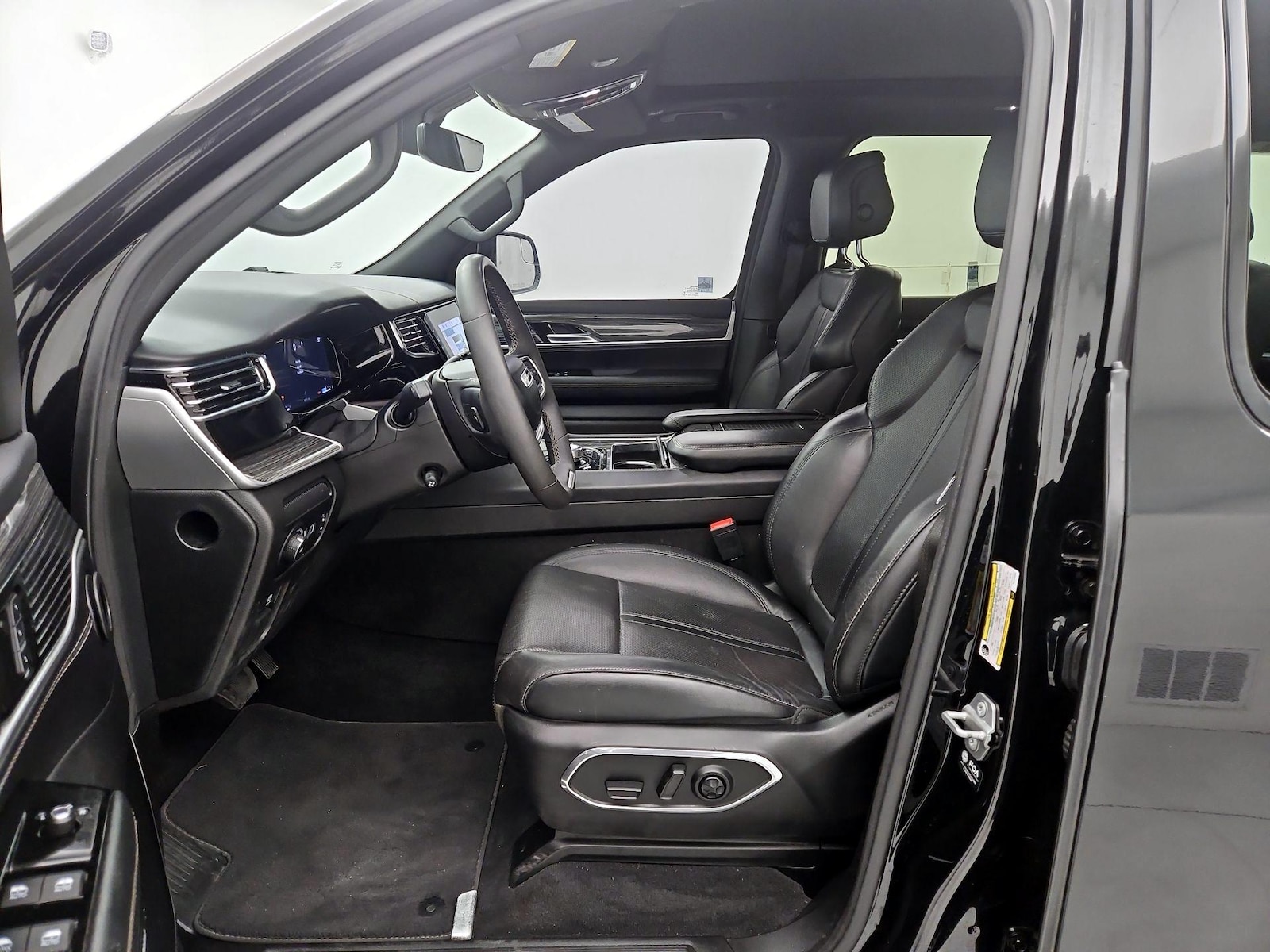 2022 Jeep Wagoneer Series III - Photo 12