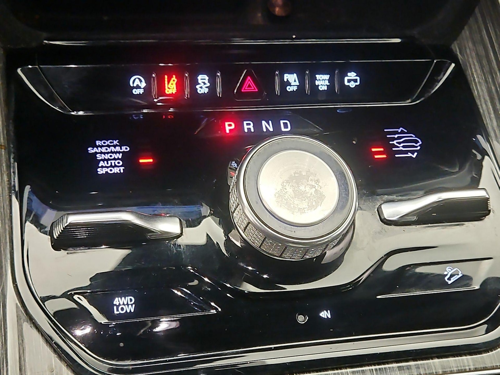 2022 Jeep Wagoneer Series III - Photo 19